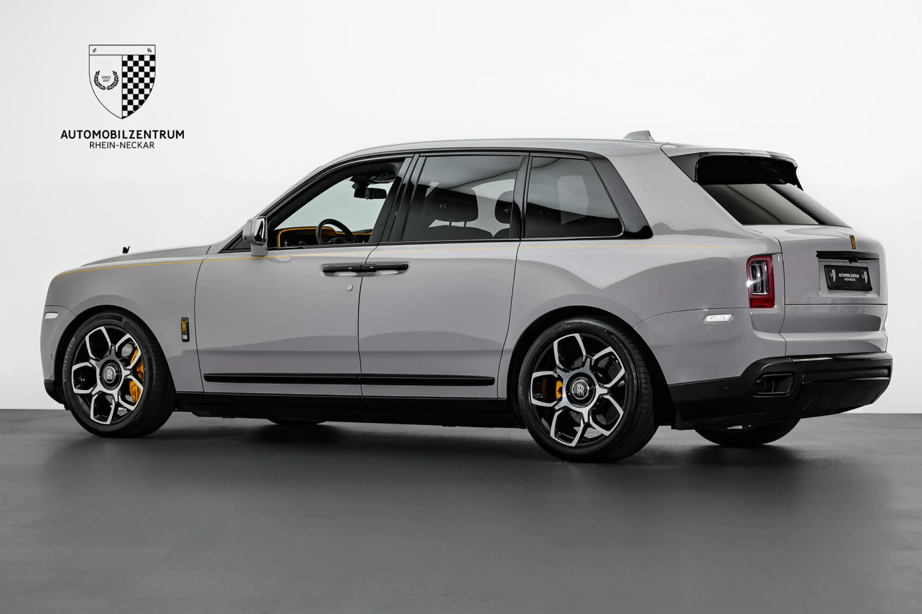 Rolls-Royce Cullinan Cullinan Black Badge ImmersiveSeat/RearTheatre — photo 6