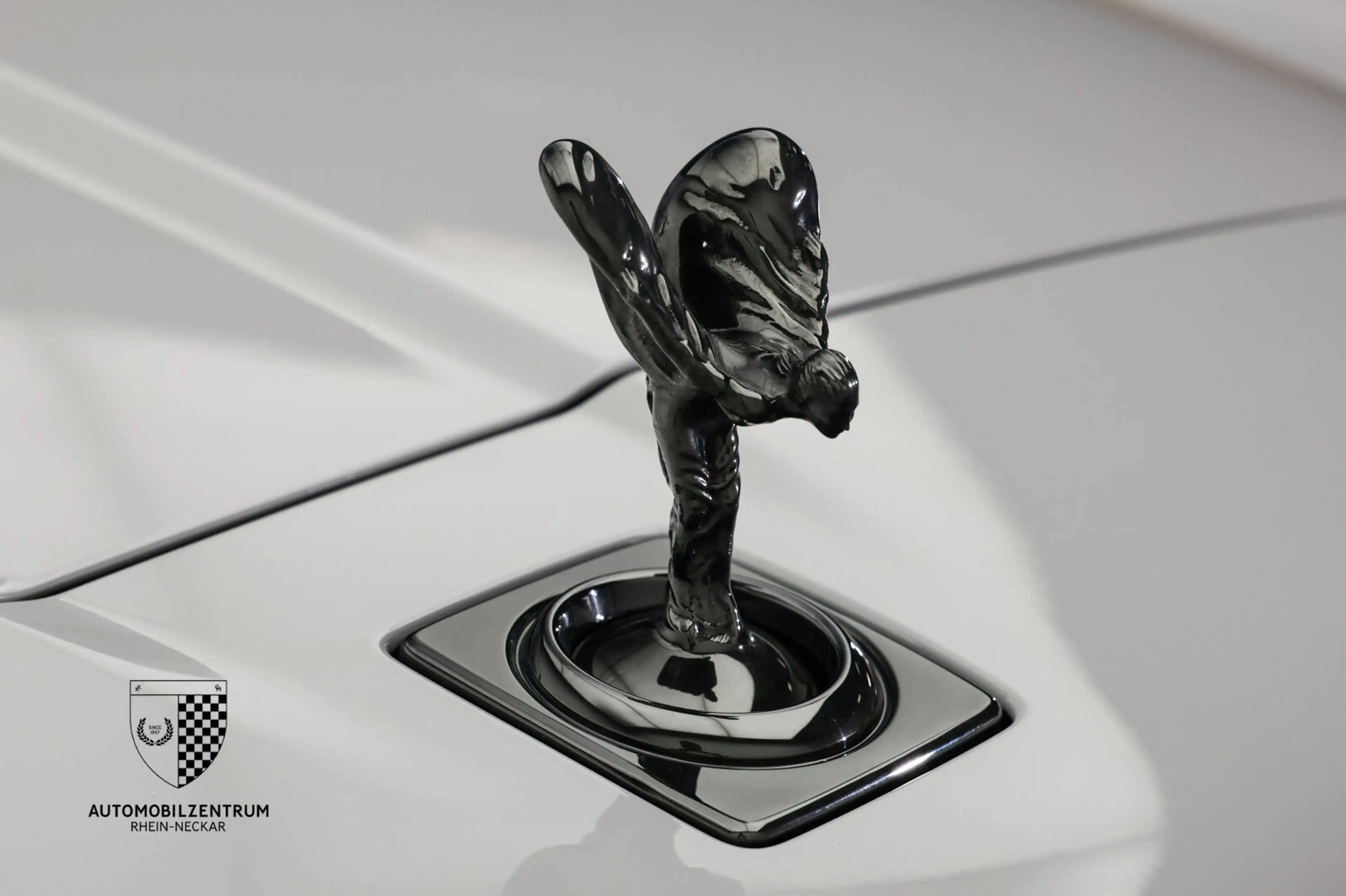Rolls-Royce Cullinan Cullinan Black Badge ImmersiveSeat/RearTheatre — photo 12