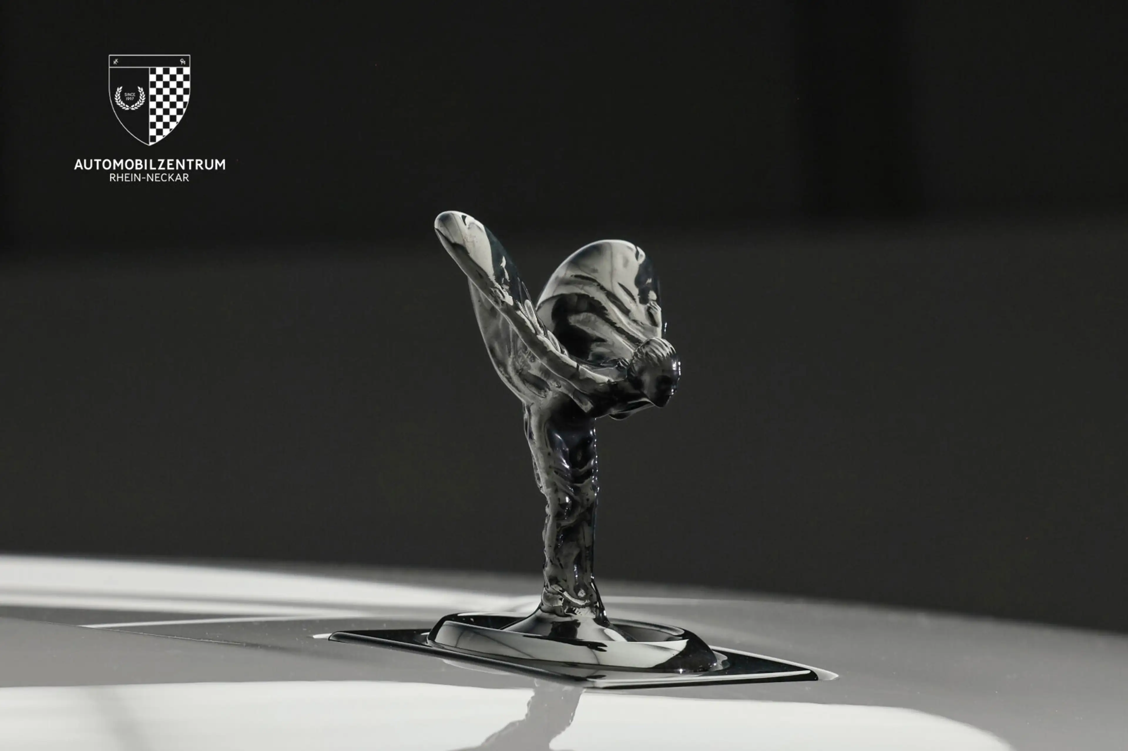 Rolls-Royce Cullinan Cullinan Black Badge ImmersiveSeat/RearTheatre — photo 2