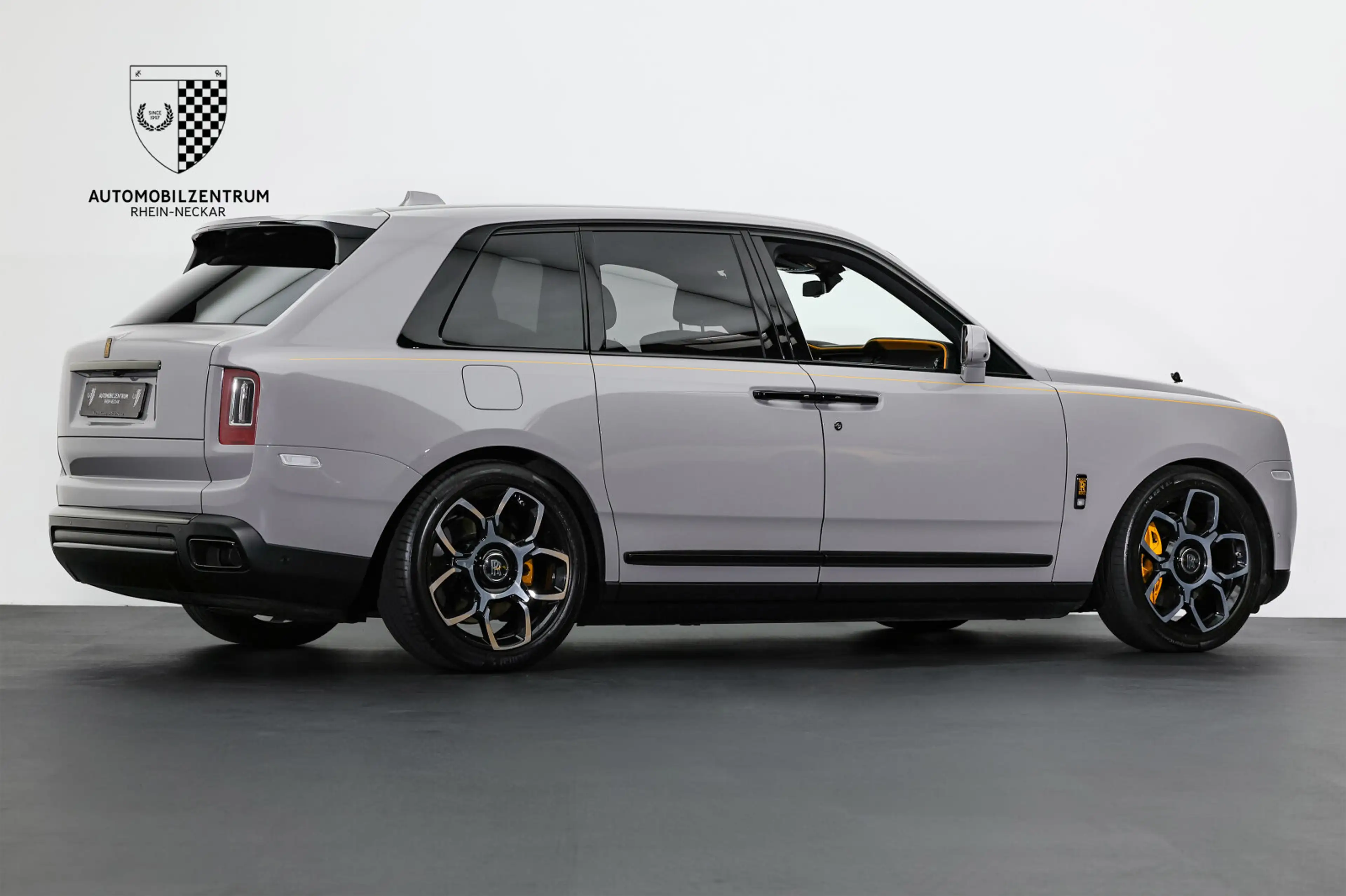 Rolls-Royce Cullinan Cullinan Black Badge ImmersiveSeat/RearTheatre — photo 8