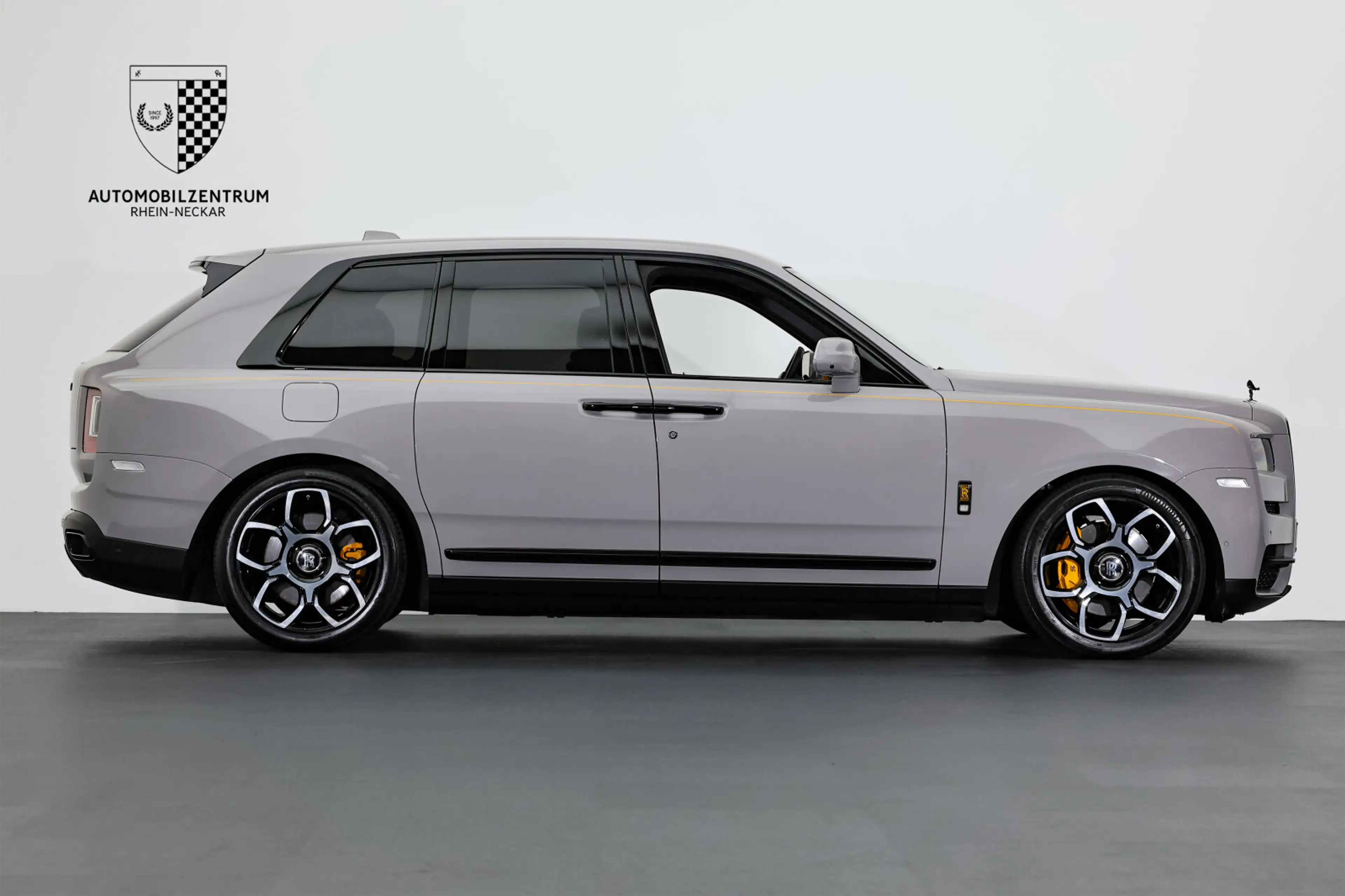 Rolls-Royce Cullinan Cullinan Black Badge ImmersiveSeat/RearTheatre — photo 9