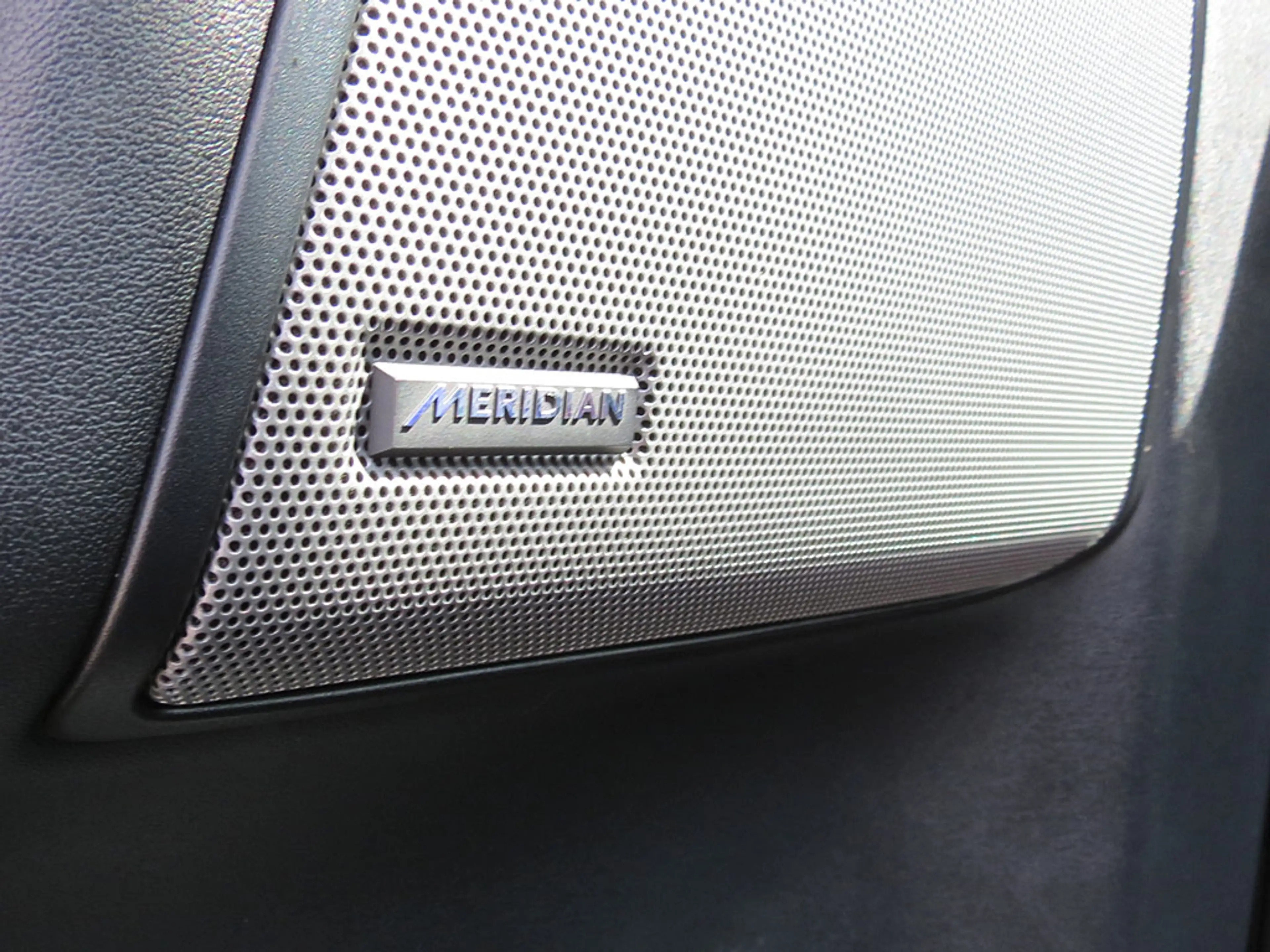Land Rover Discovery SDV6 HSE Bi-Xenon Standh. Kamera 7-Si. — photo 15