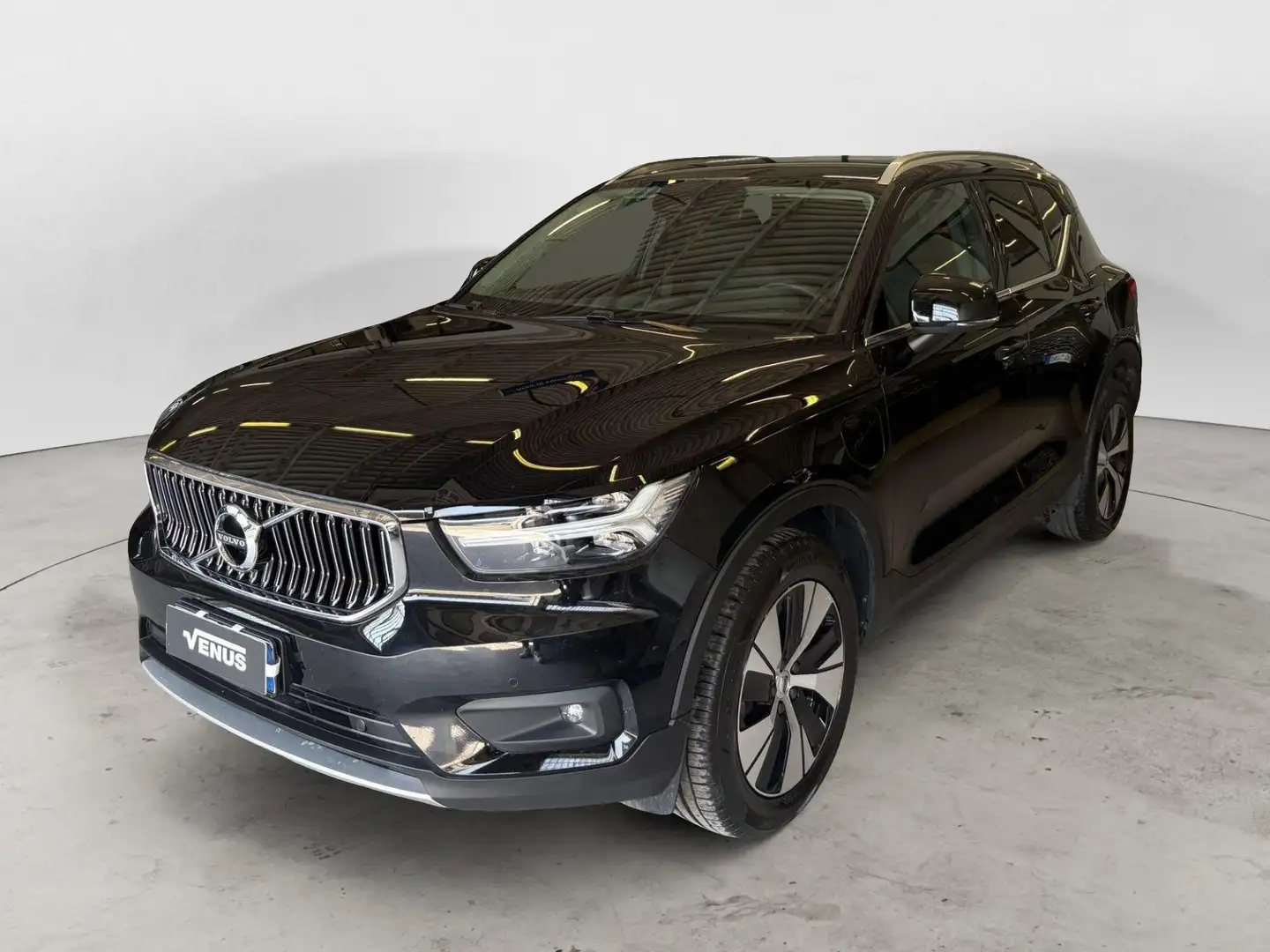 Volvo XC40 T5 Recharge Plug-in Hybrid Inscription Expression Zwart - 2