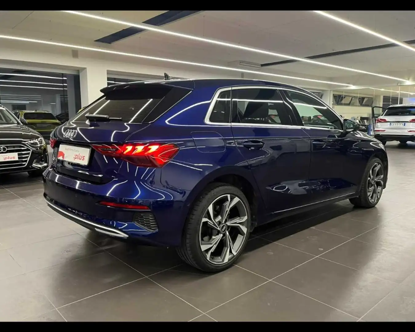 Audi A3 SPB 30 TDI Business Advanced Blau - 2