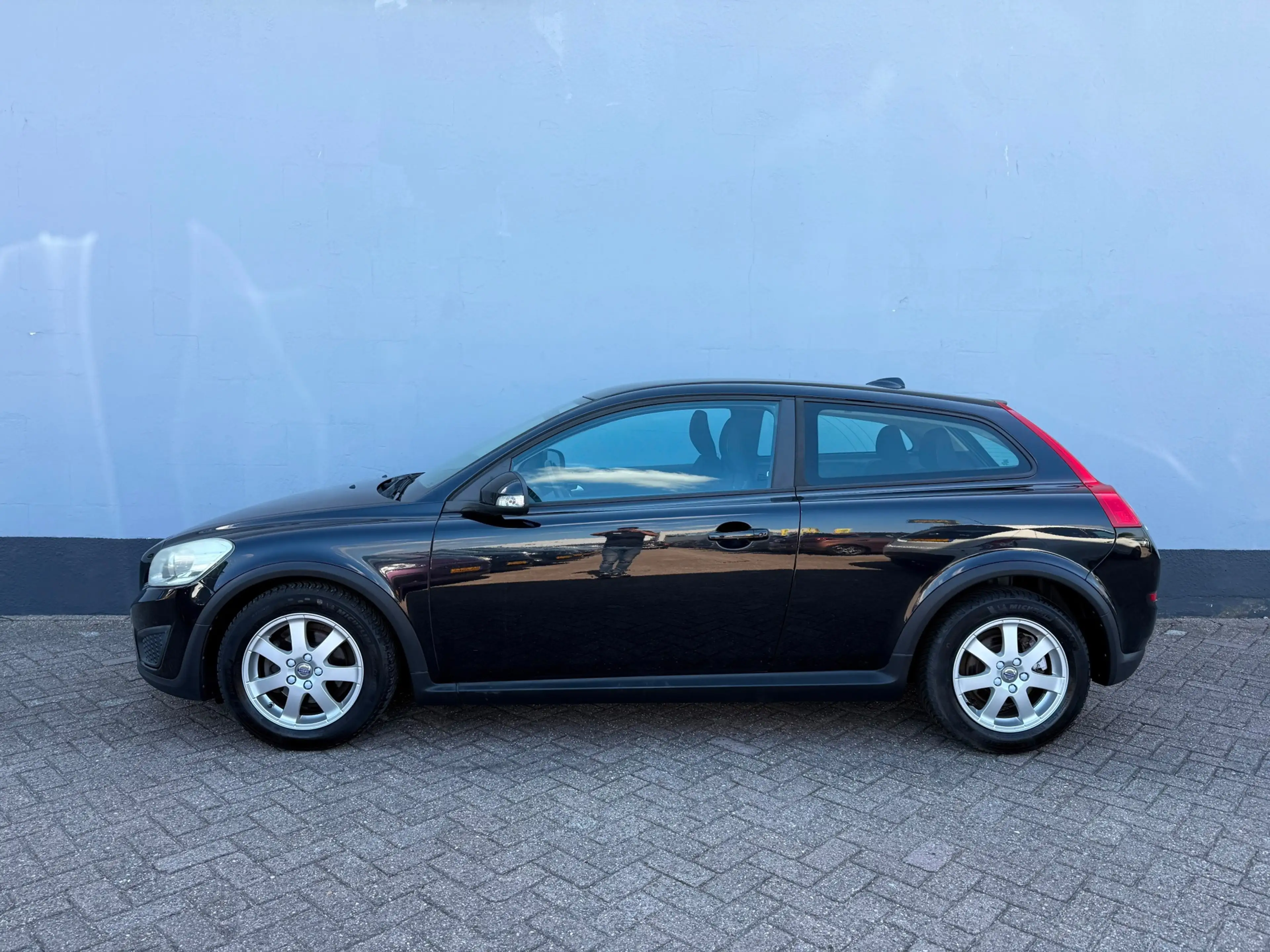 Volvo C30 2.0 Kinetic - Dealer Onderhouden — photo 2