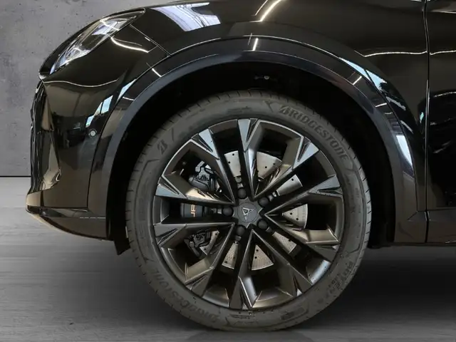 Cupra Formentor view 4