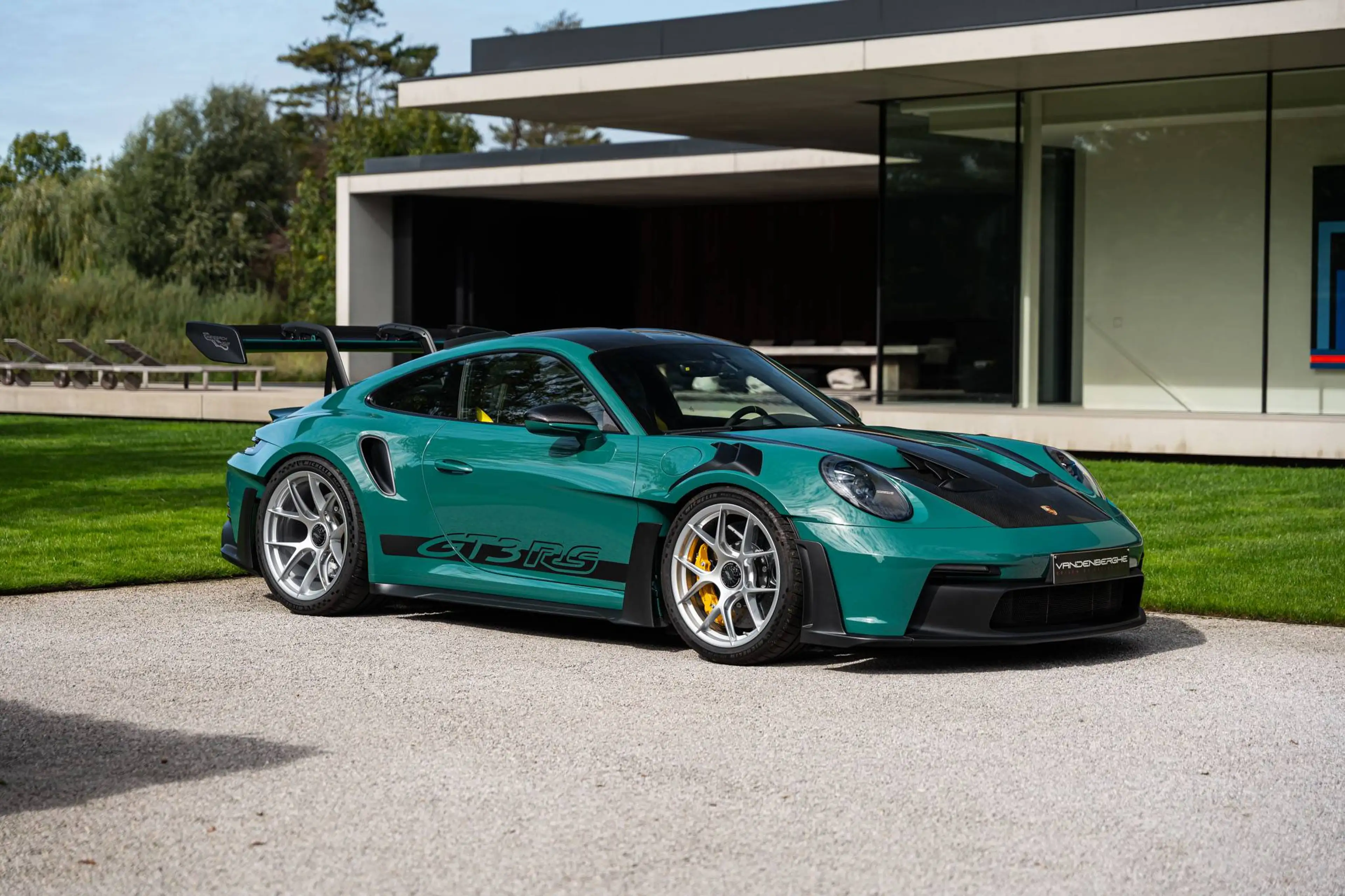 Porsche 992 GT3 RS / WEISSACH / PTS / LIFT / PCCB / CARBON CAGE / MATRIX