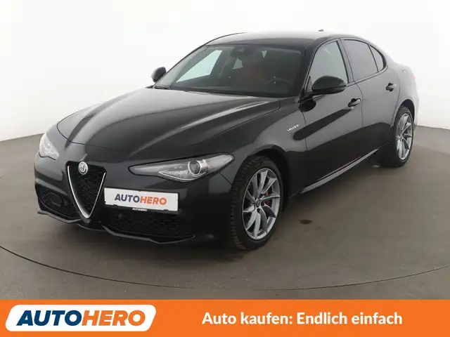 Alfa Romeo Giulia 2.0 Turbo Veloce Aut.*NAV*XENON*TEMPO*CAM*PDC*SHZ