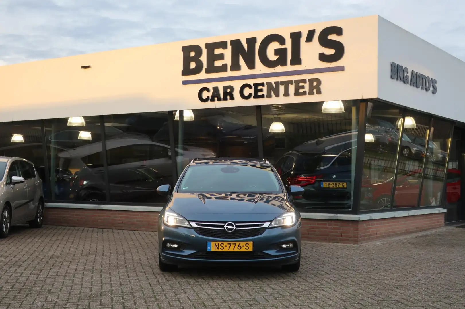 Opel Astra Sports Tourer 1.4 Innovation LED_NAVI_PDC V+A_KEYL Blauw - 2