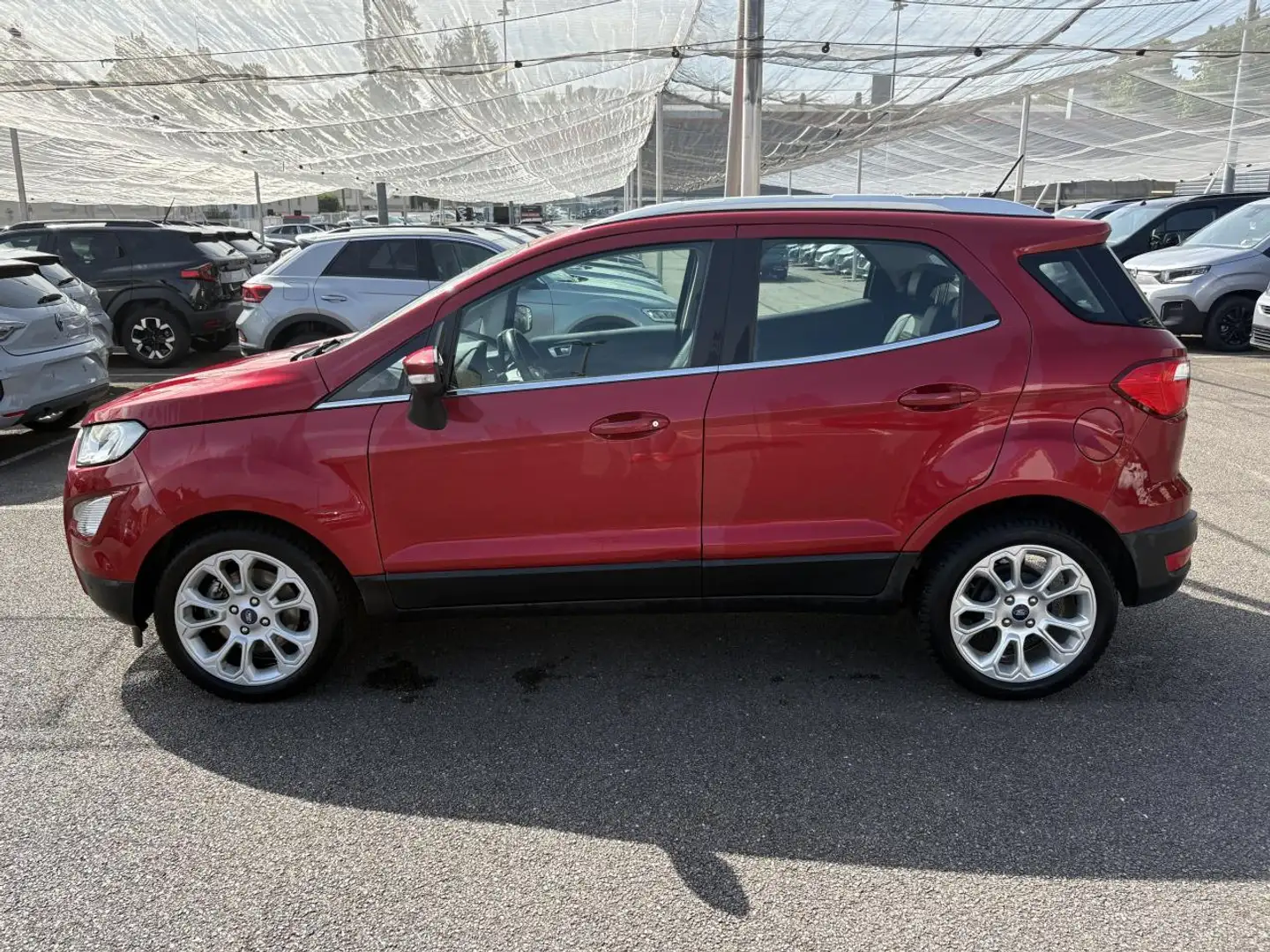 Ford EcoSport (2) 1.5 ECOBLUE 95 S\u0026S TITANIUM Rouge - 2