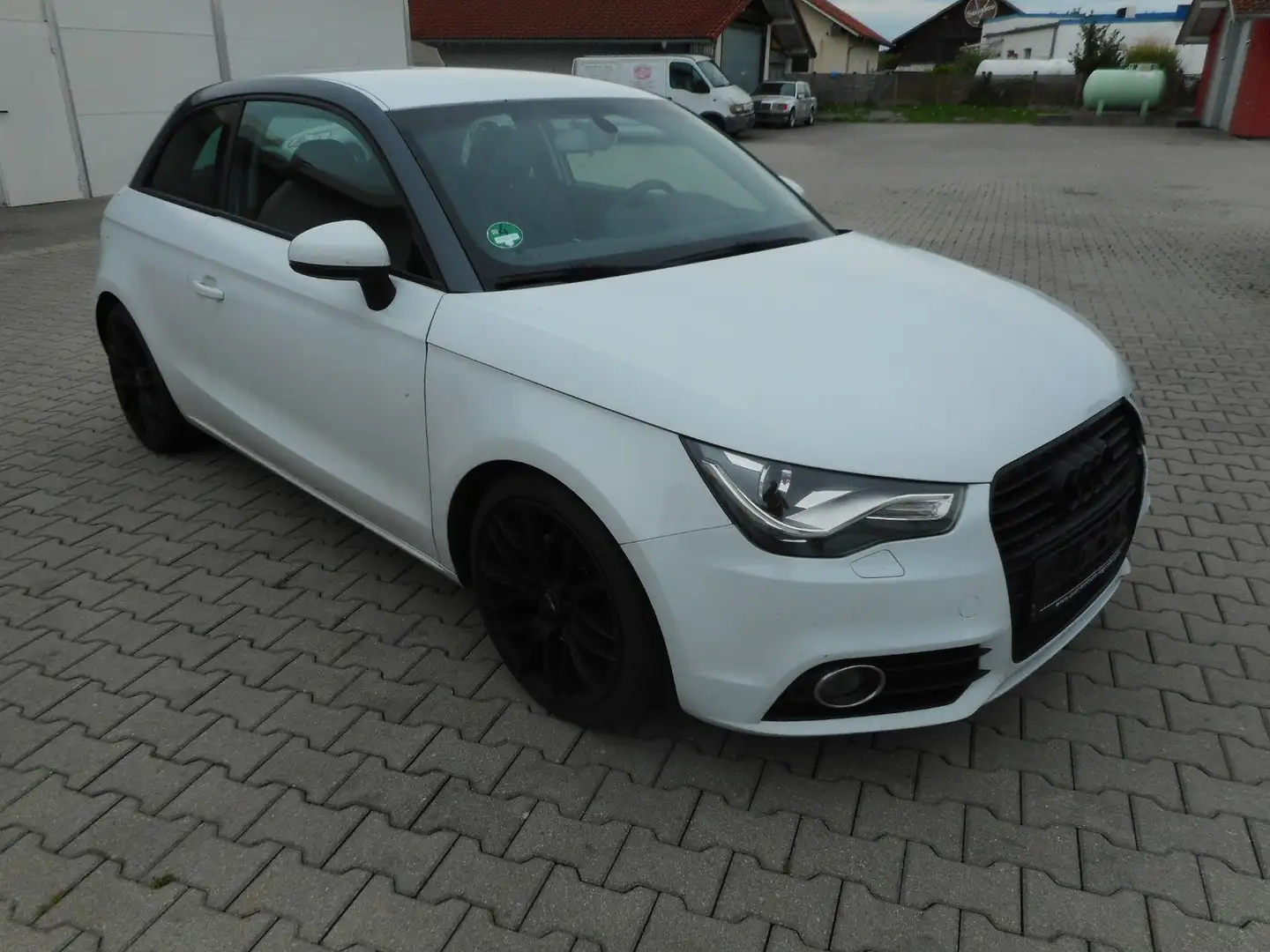 Audi A1 ambition Alu Navi Xenon PDC Wit - 1