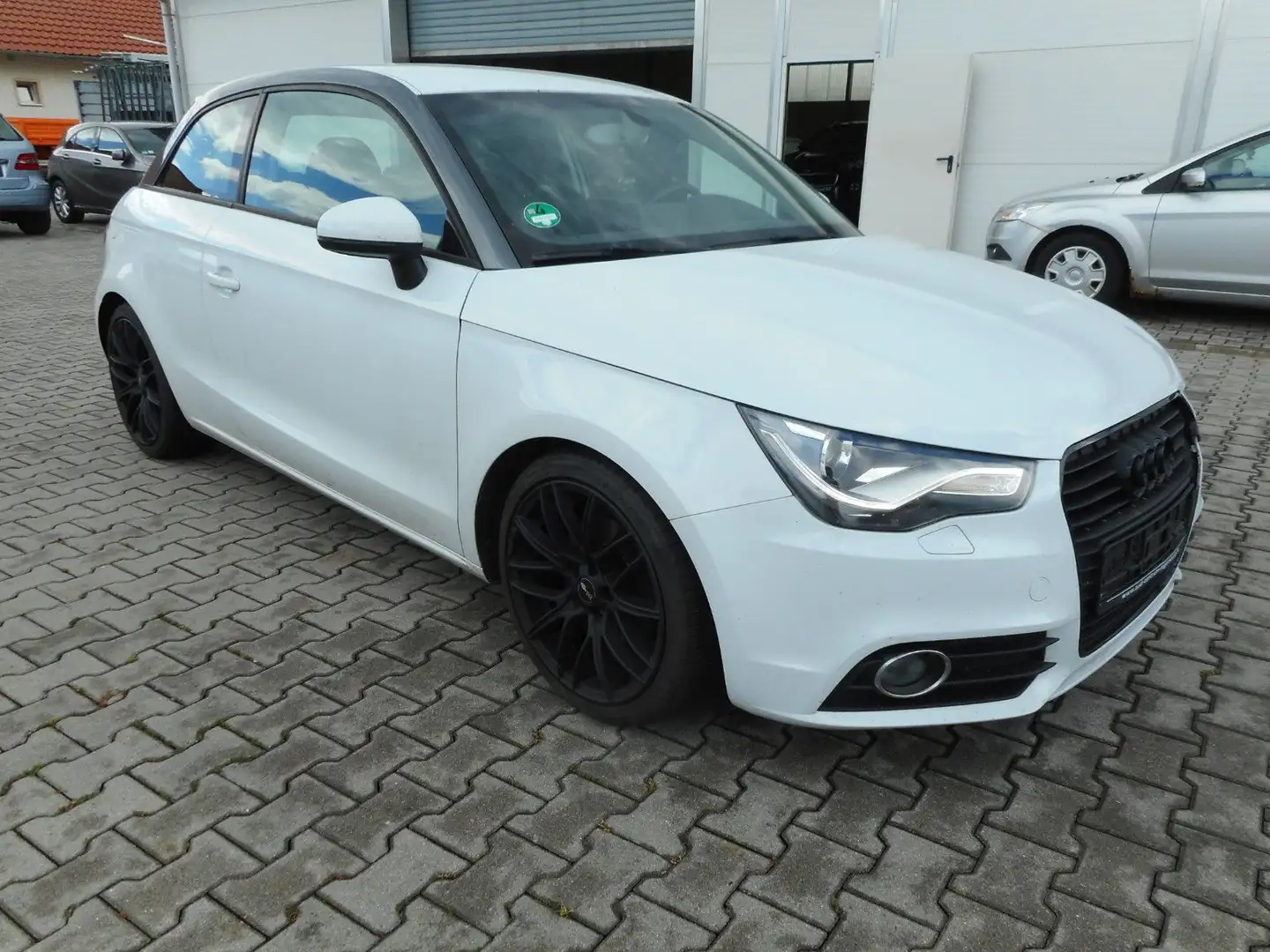 Audi A1 ambition Alu Navi Xenon PDC Blanc - 1