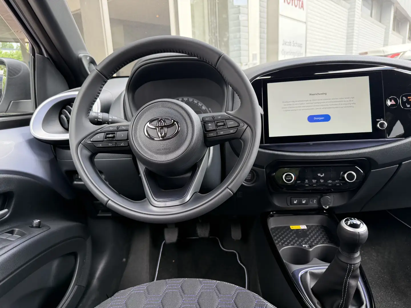 Toyota Aygo X 1.0 VVT-i MT JBL | Apple CarPlay - Android Auto | Paars - 2