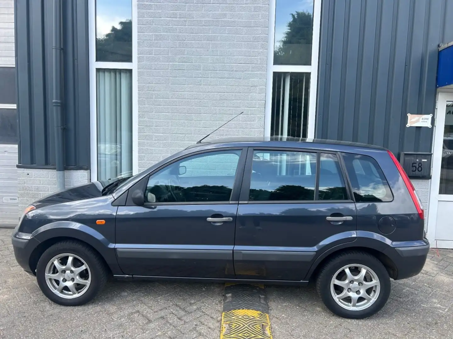 Ford Fusion 1.4 AIRCO nap pas. Negro - 2