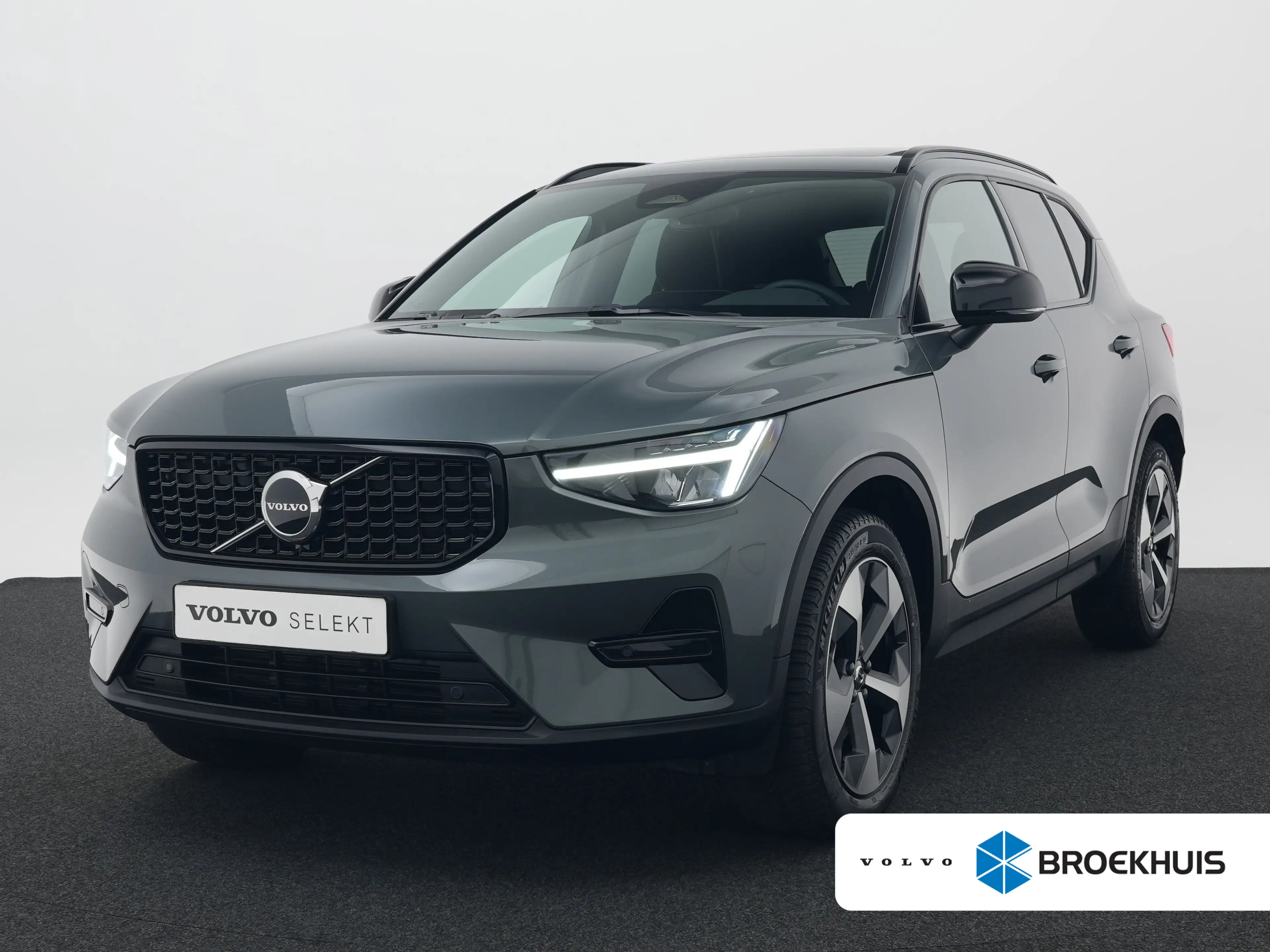 Volvo XC40 B4 Plus Dark | Harman/Kardon | Panoramadak | Nubuc