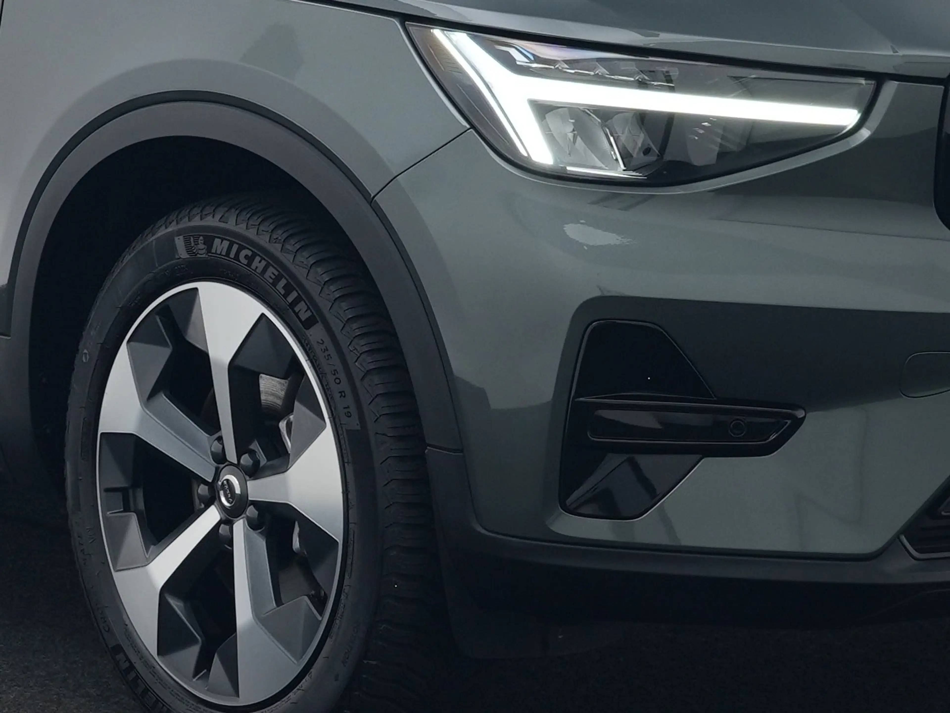 Volvo XC40 B4 Plus Dark | Harman/Kardon | Panoramadak | Nubuc — photo 17