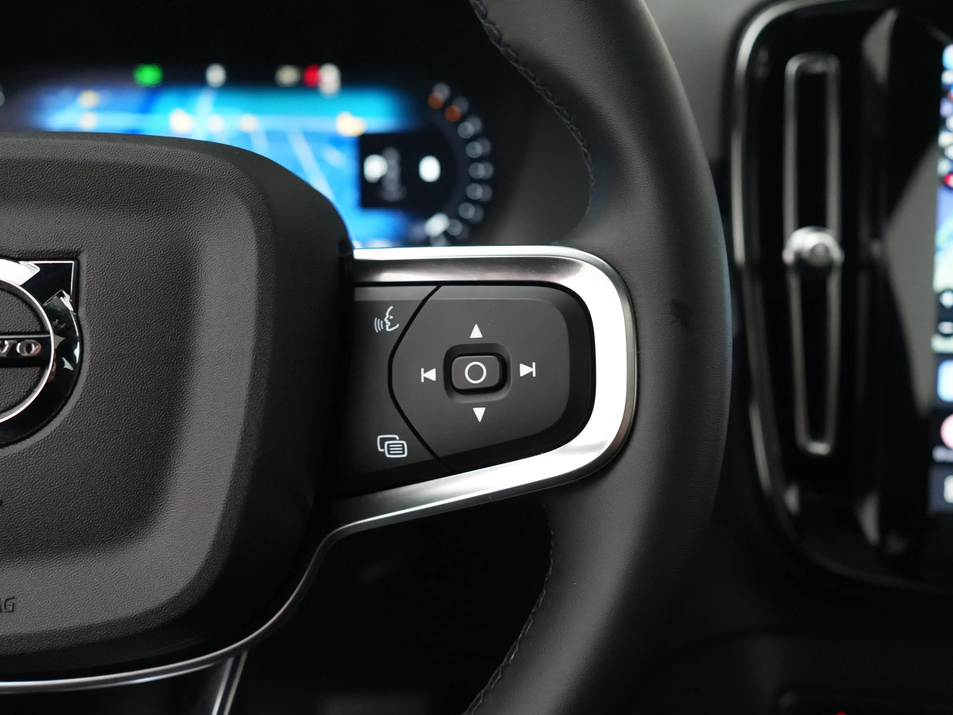 Volvo XC40 B4 Plus Dark | Harman/Kardon | Panoramadak | Nubuc — photo 36