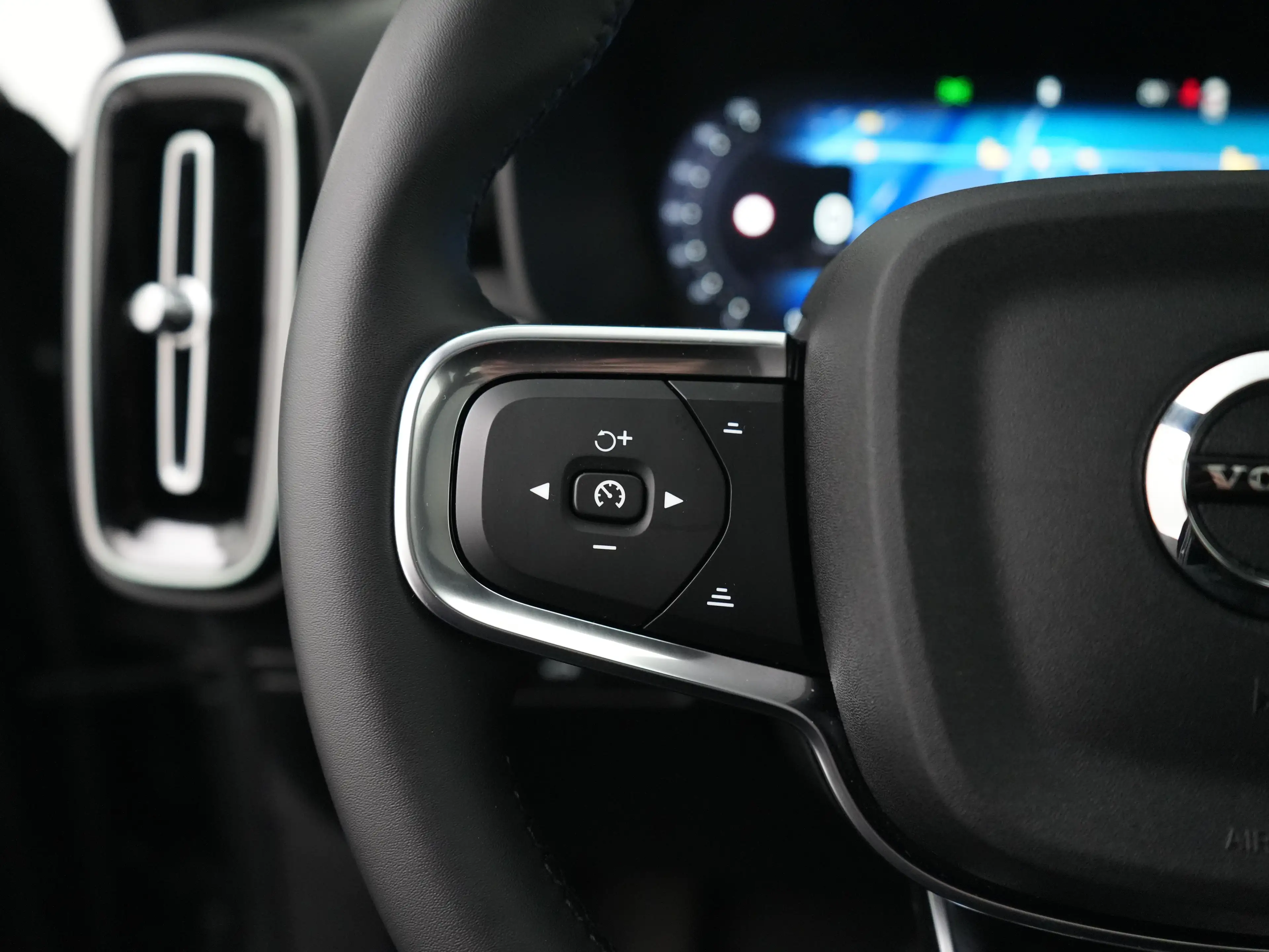 Volvo XC40 B4 Plus Dark | Harman/Kardon | Panoramadak | Nubuc — photo 35