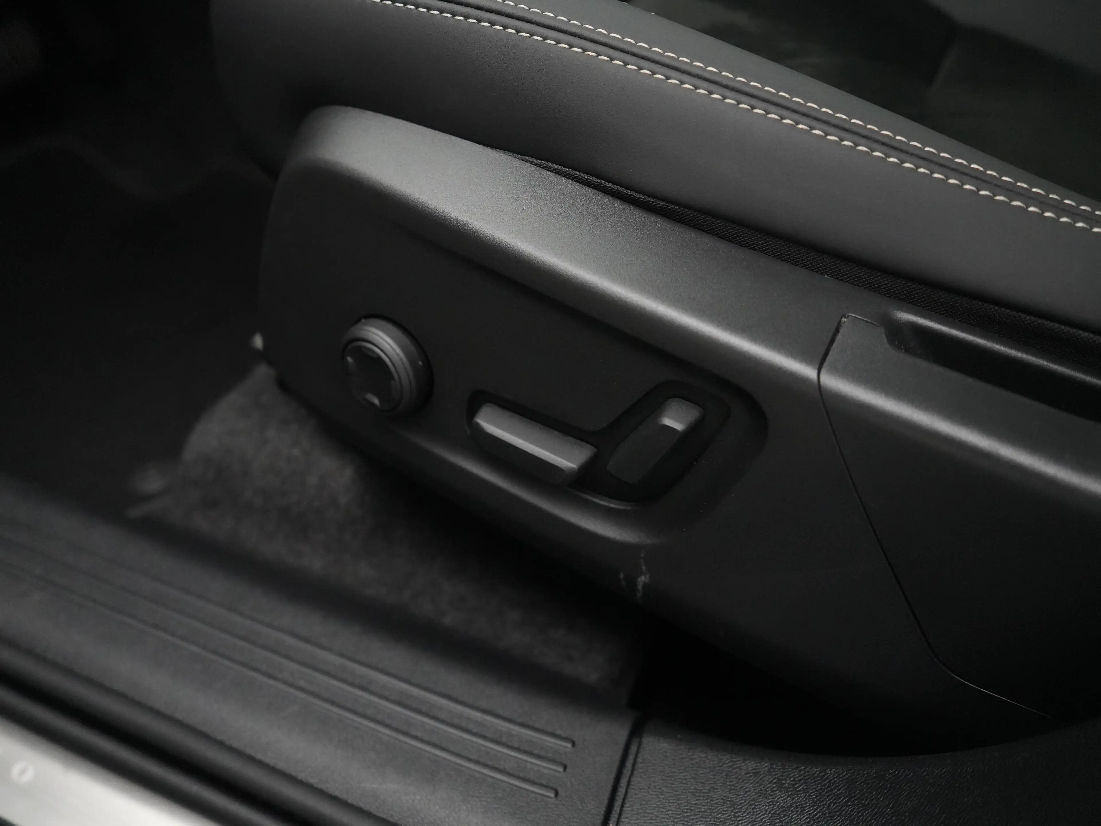 Volvo XC40 B4 Plus Dark | Harman/Kardon | Panoramadak | Nubuc — photo 31