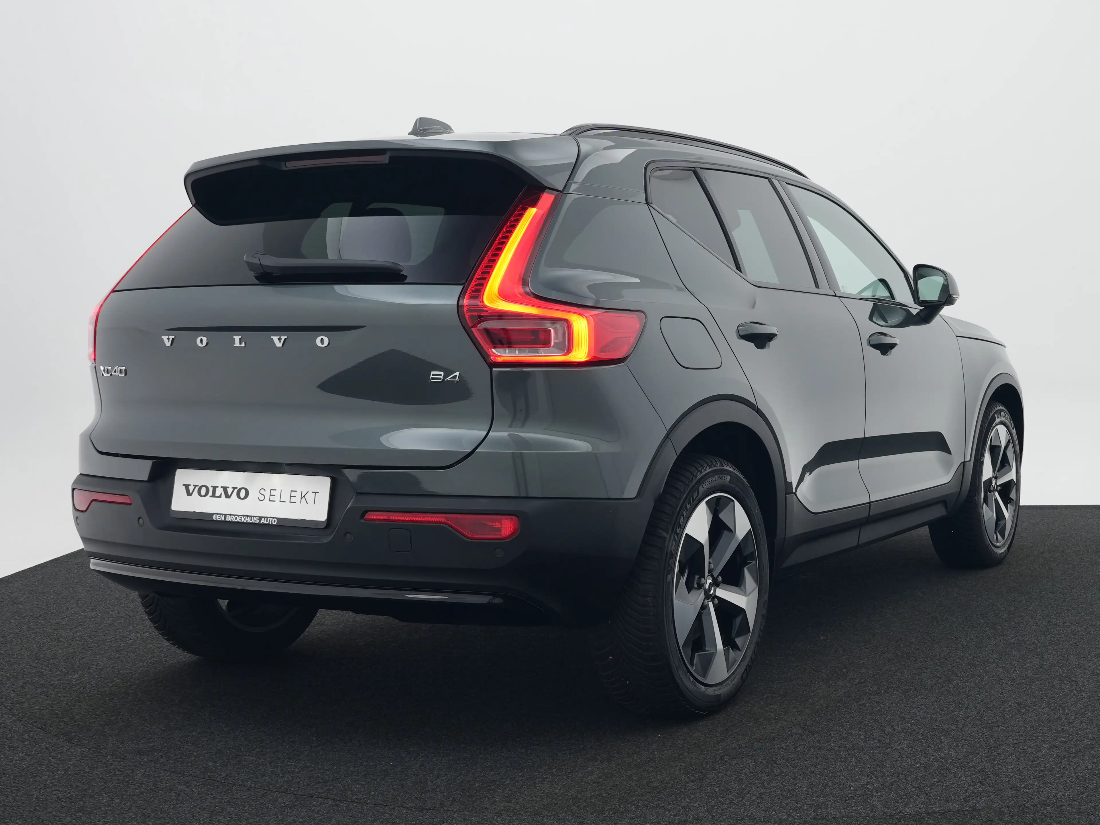 Volvo XC40 B4 Plus Dark | Harman/Kardon | Panoramadak | Nubuc — photo 2