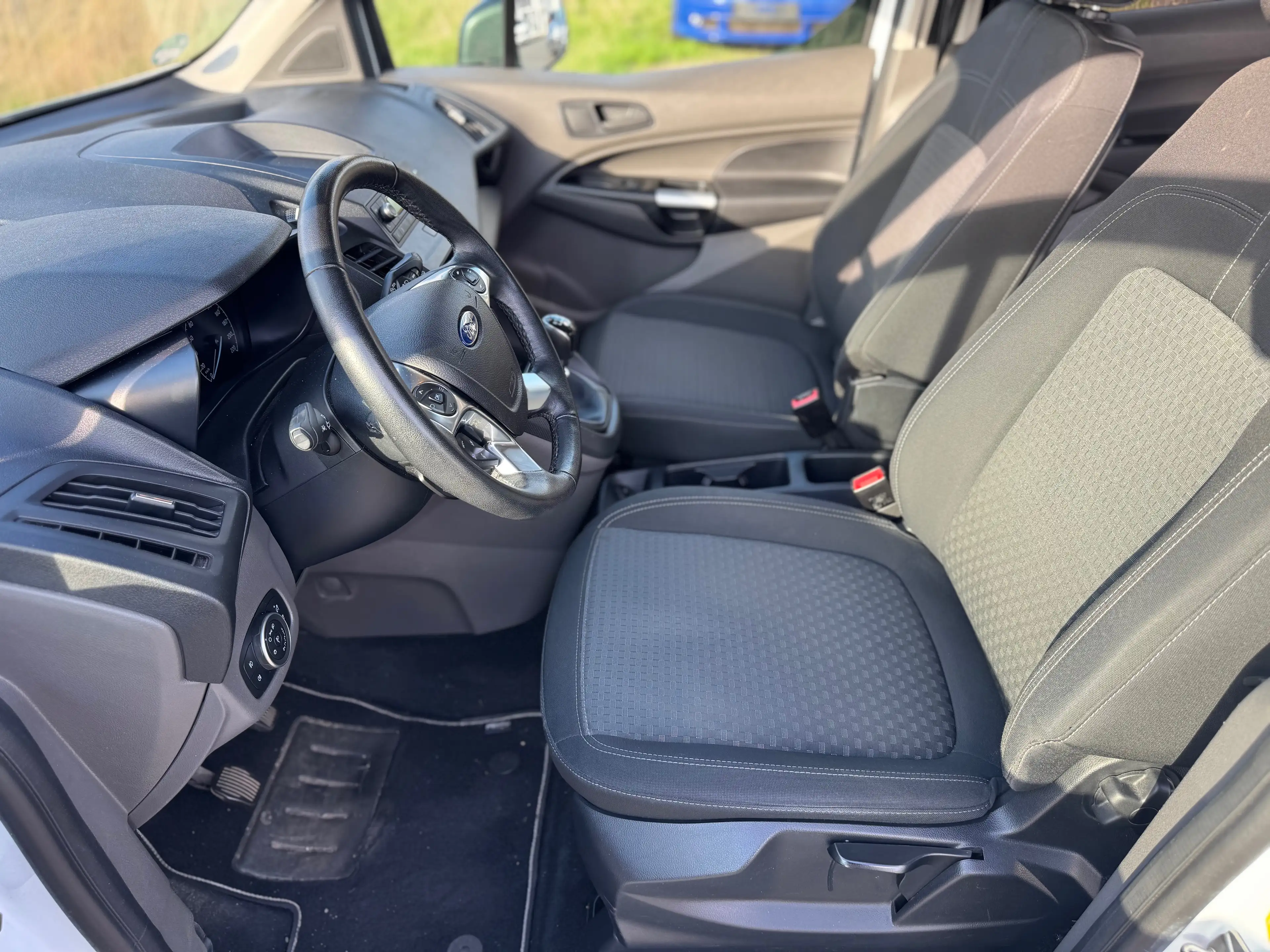 Ford Tourneo Connect Klima/Euro6/AHK/7-Sitzer/ — photo 8