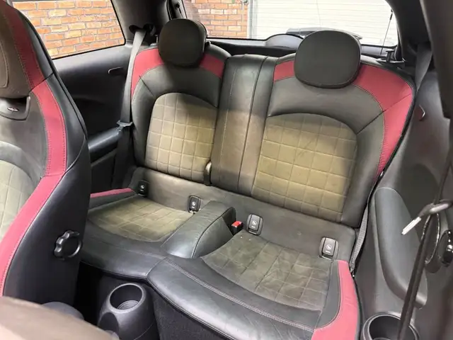 Mini Hatch view 10