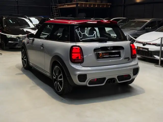Mini Hatch view 4