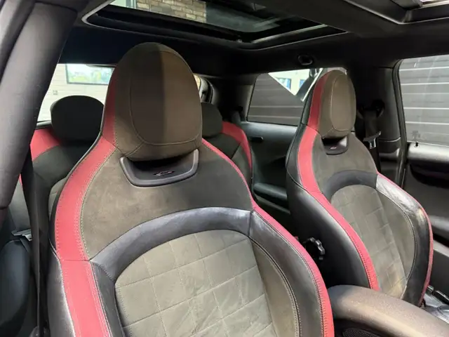 Mini Hatch view 13