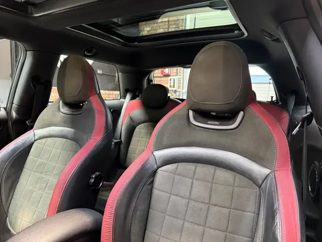 Mini Hatch view 8