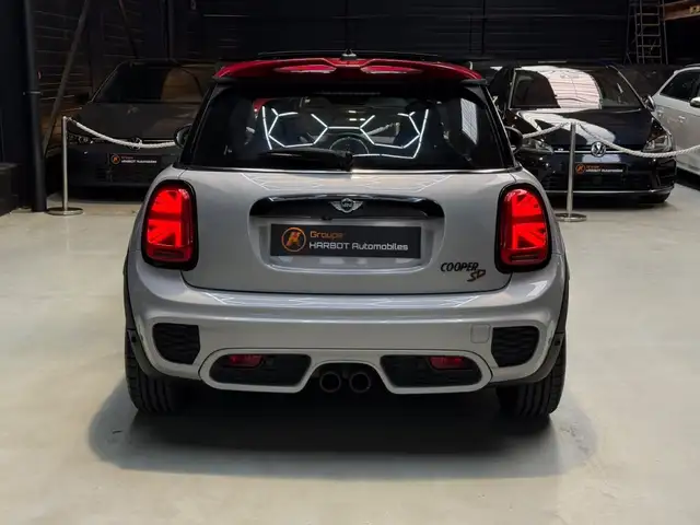 Mini Hatch view 5