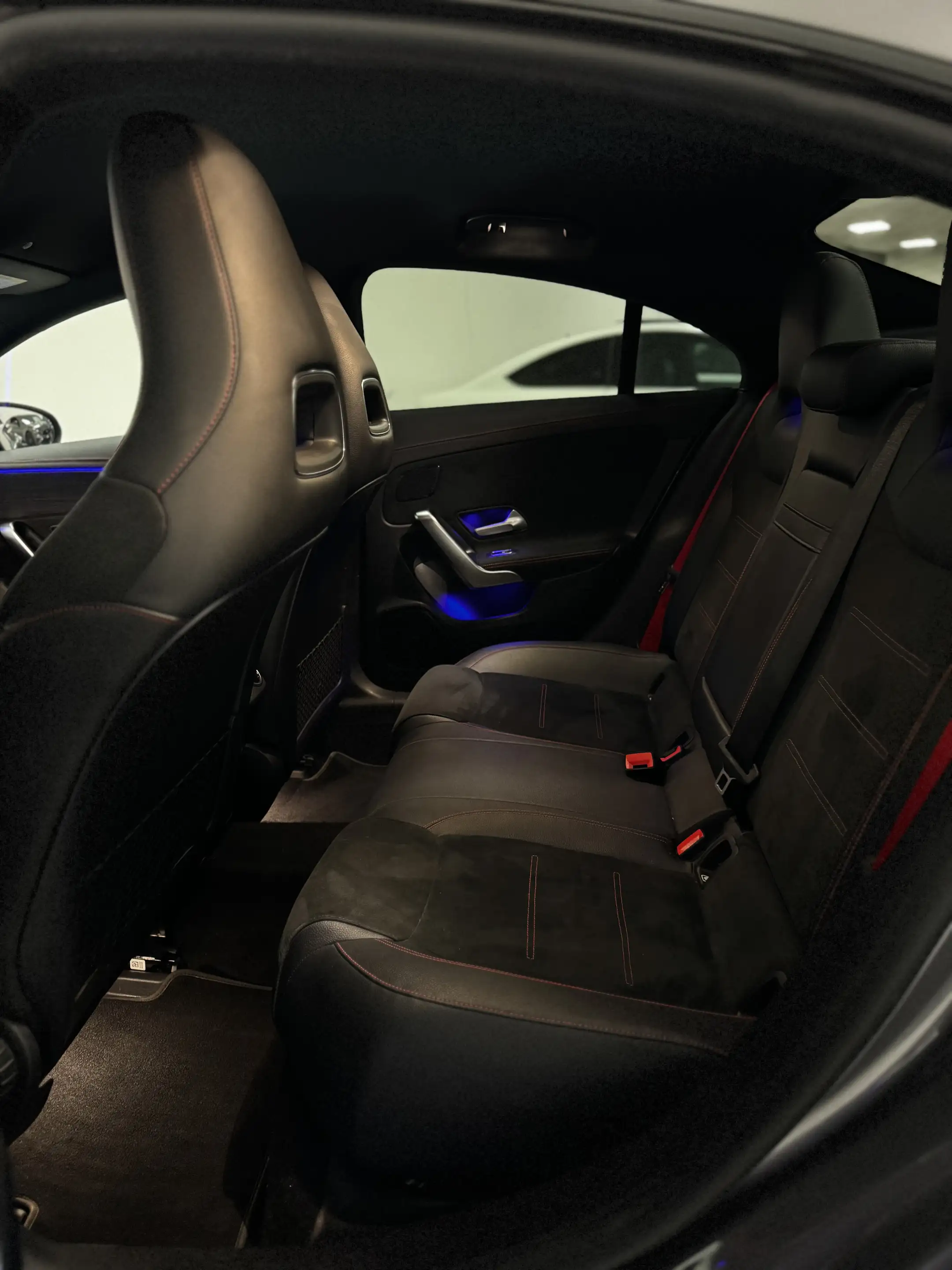 Mercedes-Benz CLA 35 AMG Coupé 7G-DCT 4Matic*Akrapovic — photo 13
