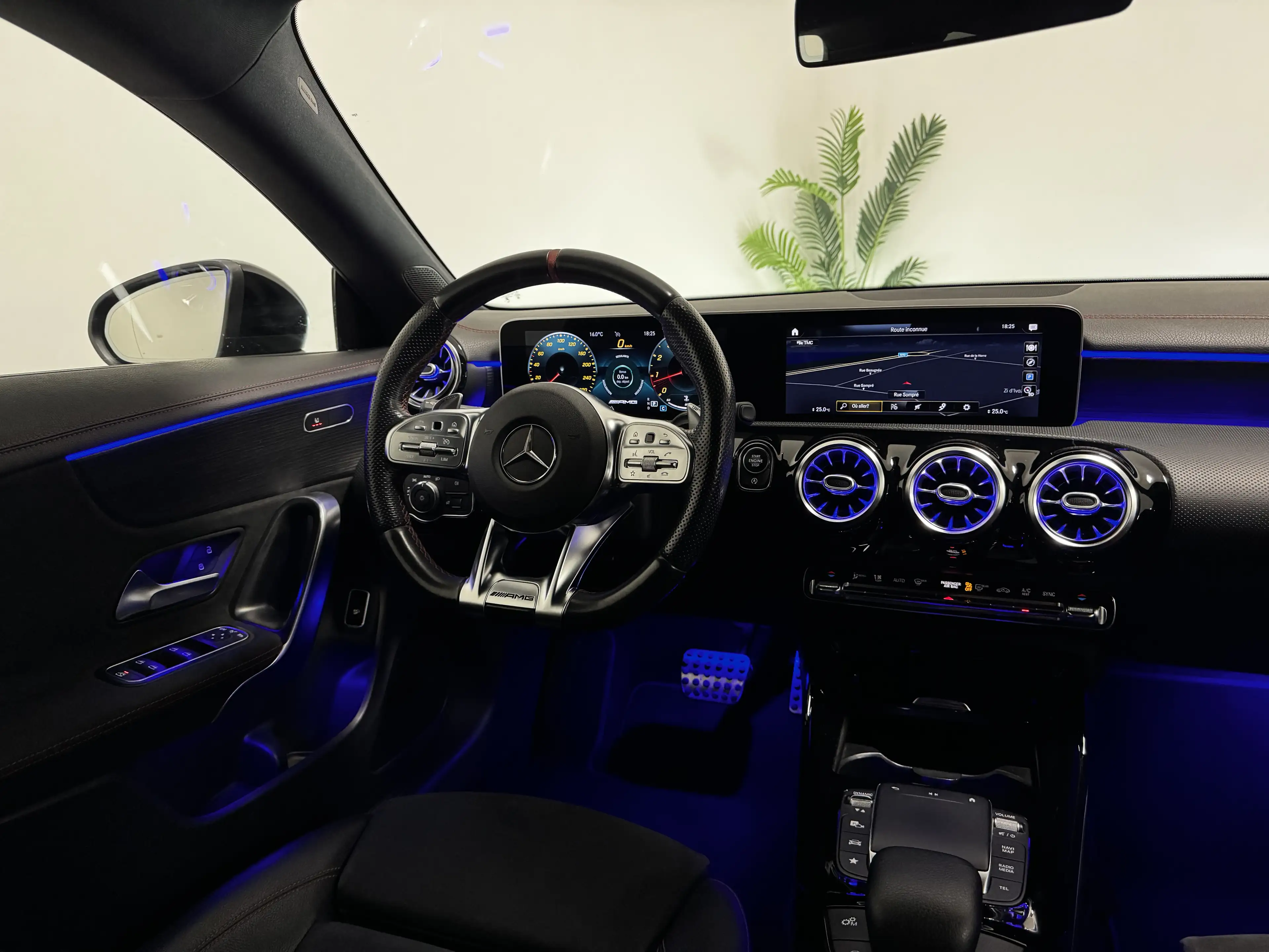 Mercedes-Benz CLA 35 AMG Coupé 7G-DCT 4Matic*Akrapovic — photo 14