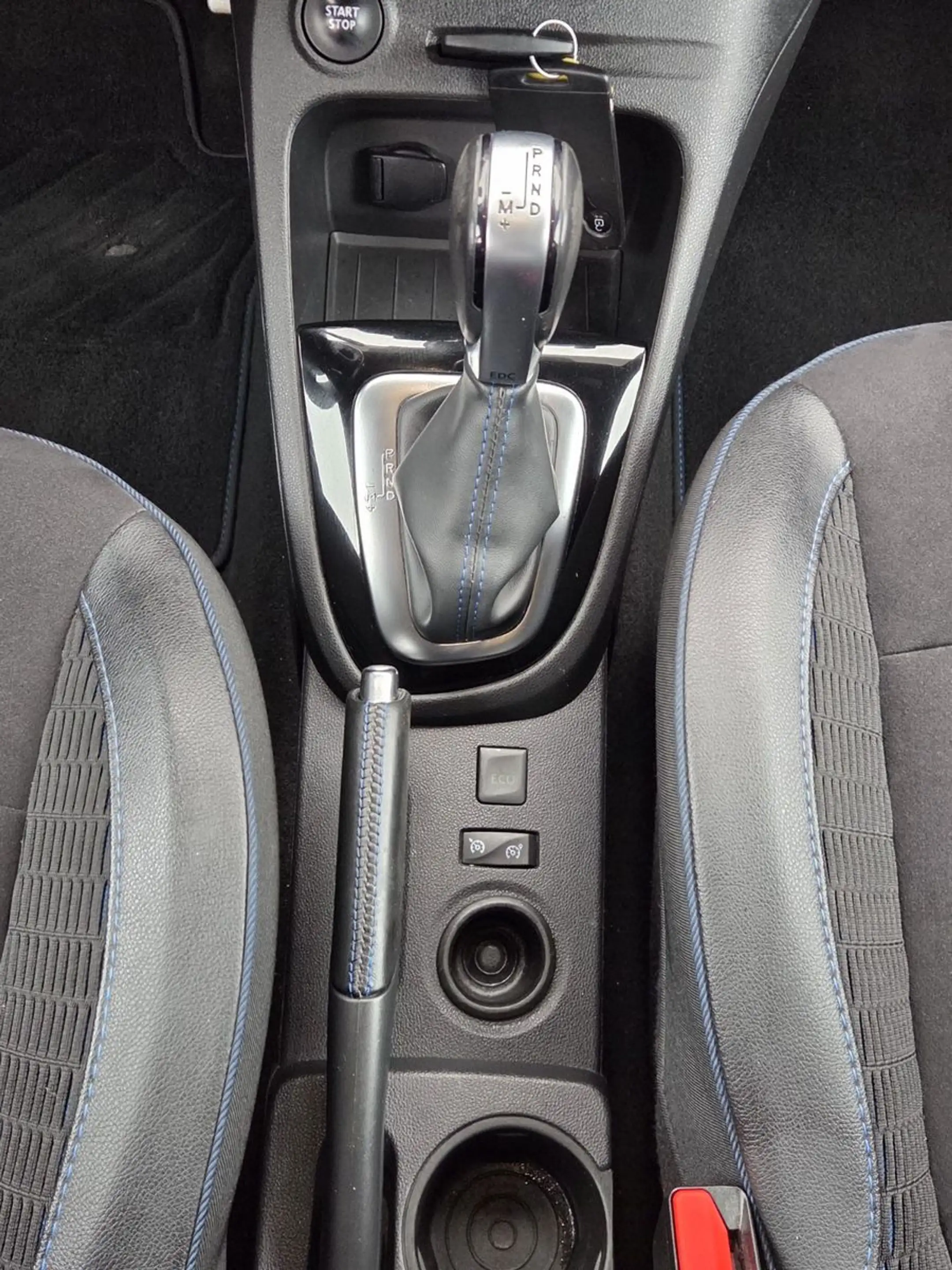 Renault Captur Version S 1.3/NAVI/AUTOMATIK/TEMP/KLIMATM — photo 11