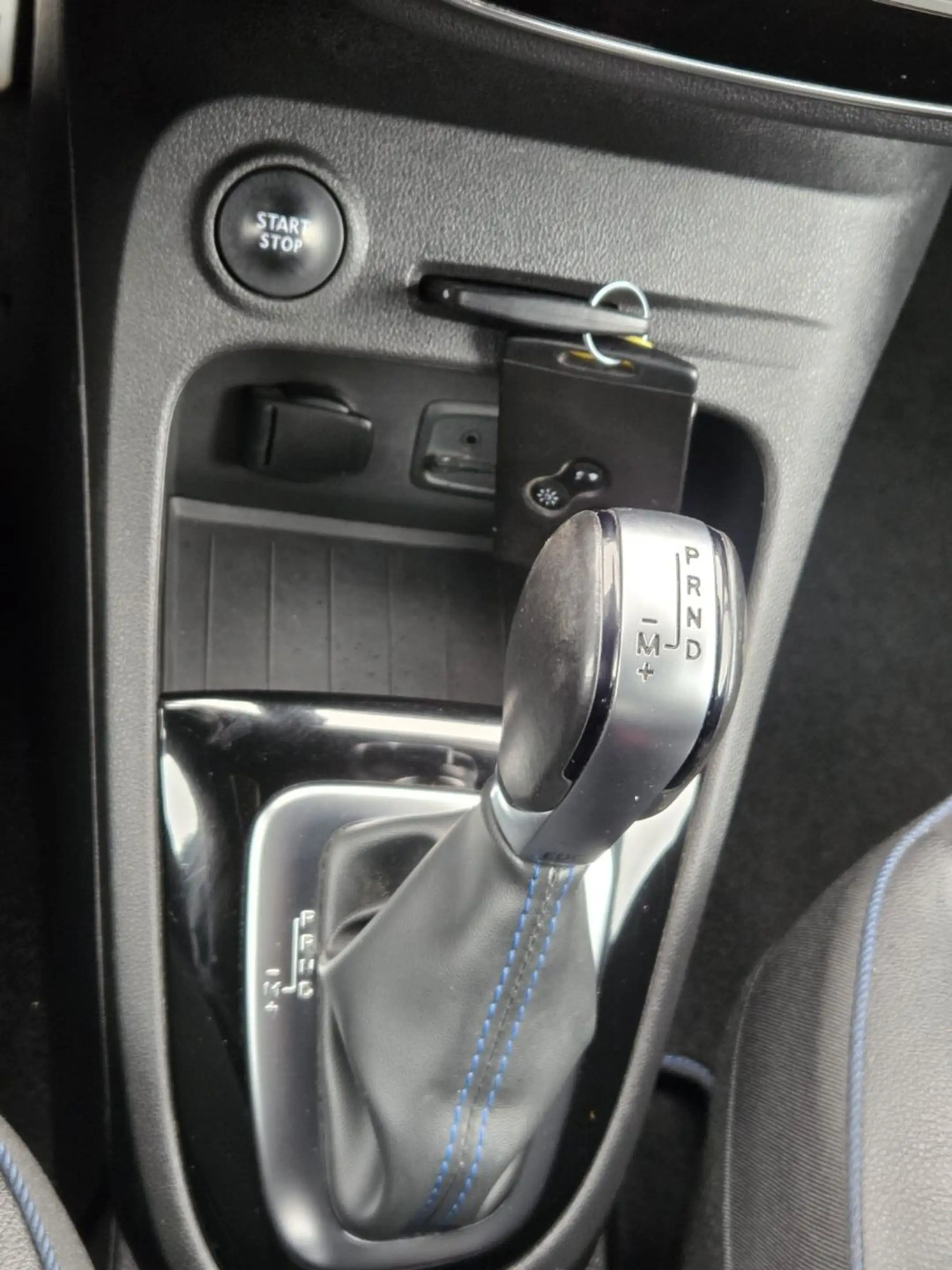 Renault Captur Version S 1.3/NAVI/AUTOMATIK/TEMP/KLIMATM — photo 13