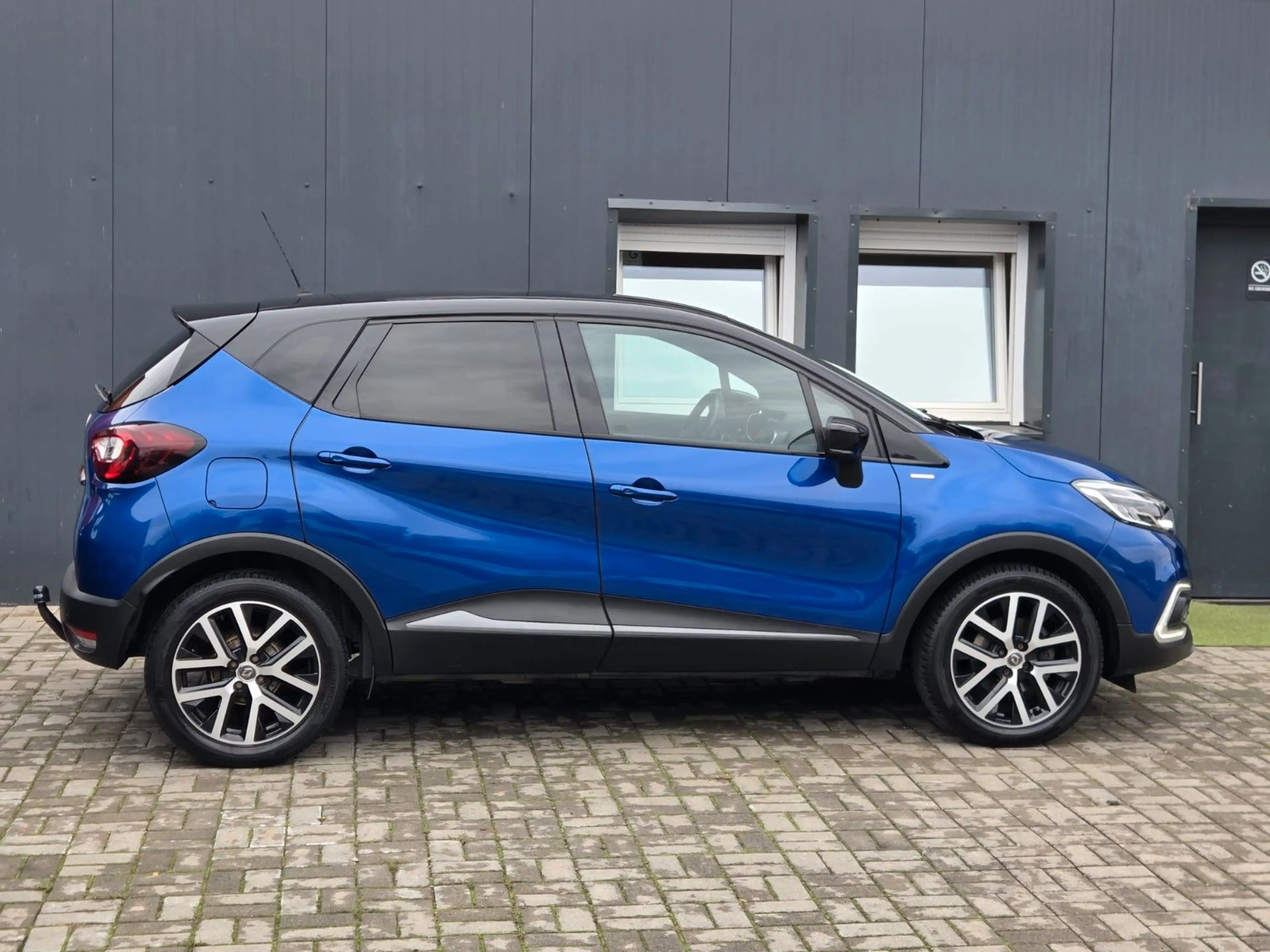 Renault Captur Version S 1.3/NAVI/AUTOMATIK/TEMP/KLIMATM — photo 4