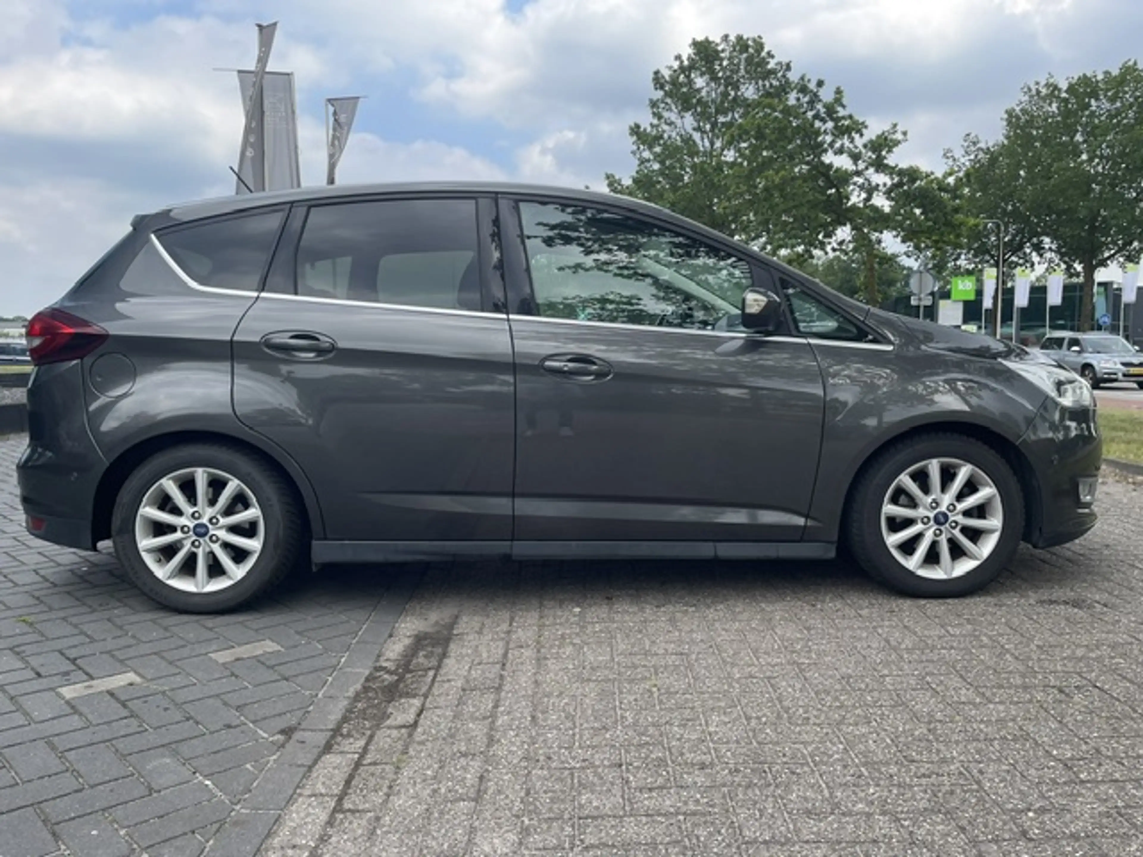 Ford C-Max 1.0 ECOBOOST — photo 6
