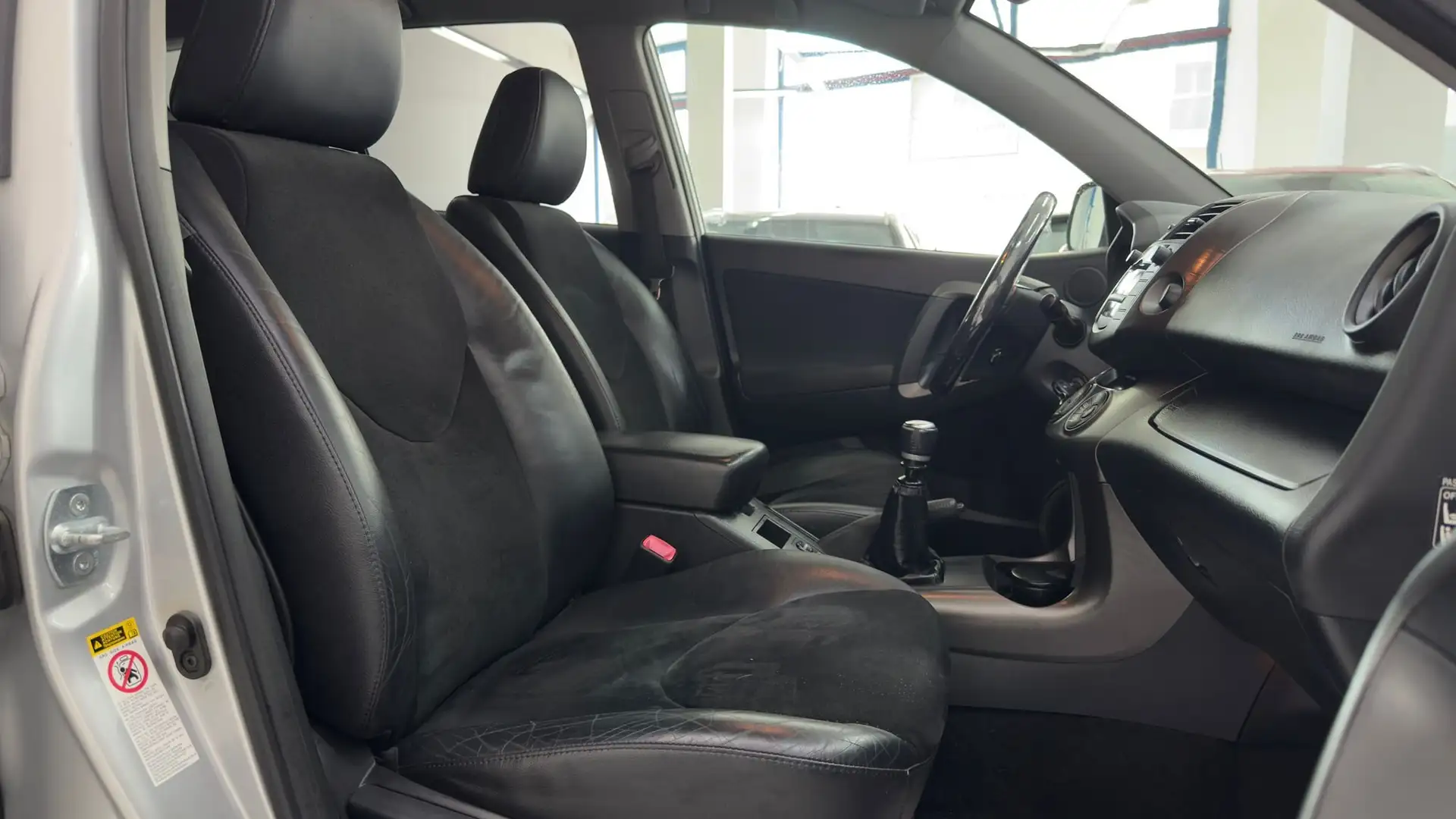 Toyota RAV 4 Rav4 III 2006 RAV4 2.2 d-4d 150cv dpf my09 Grijs - 2