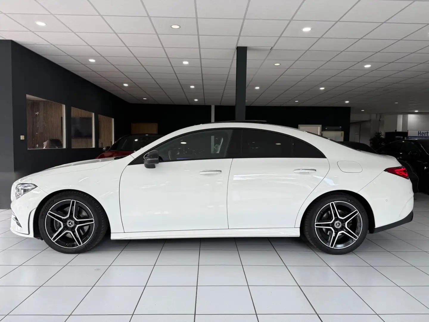 Mercedes-Benz CLA 200 d*AMG-LINE*PANO*360*MBEAM*KEYLESS*CARPLAY Blanco - 2