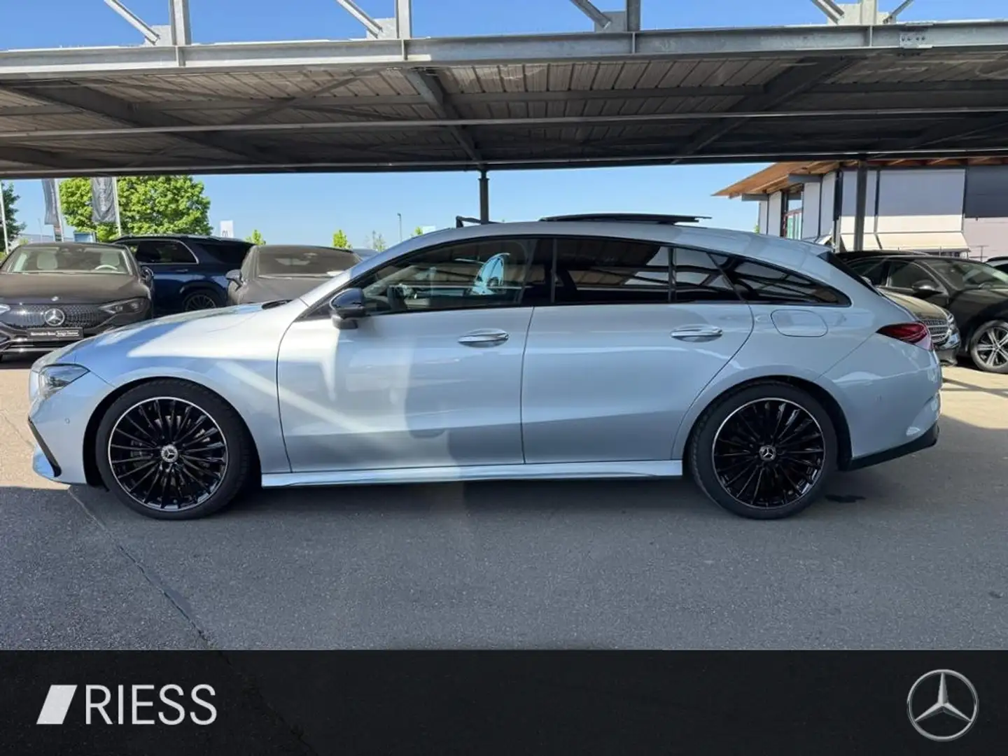 Mercedes-Benz CLA 220 d SB AMG SPORT PANO NIGHT 19ZOLL MULTIB Stříbrná - 2