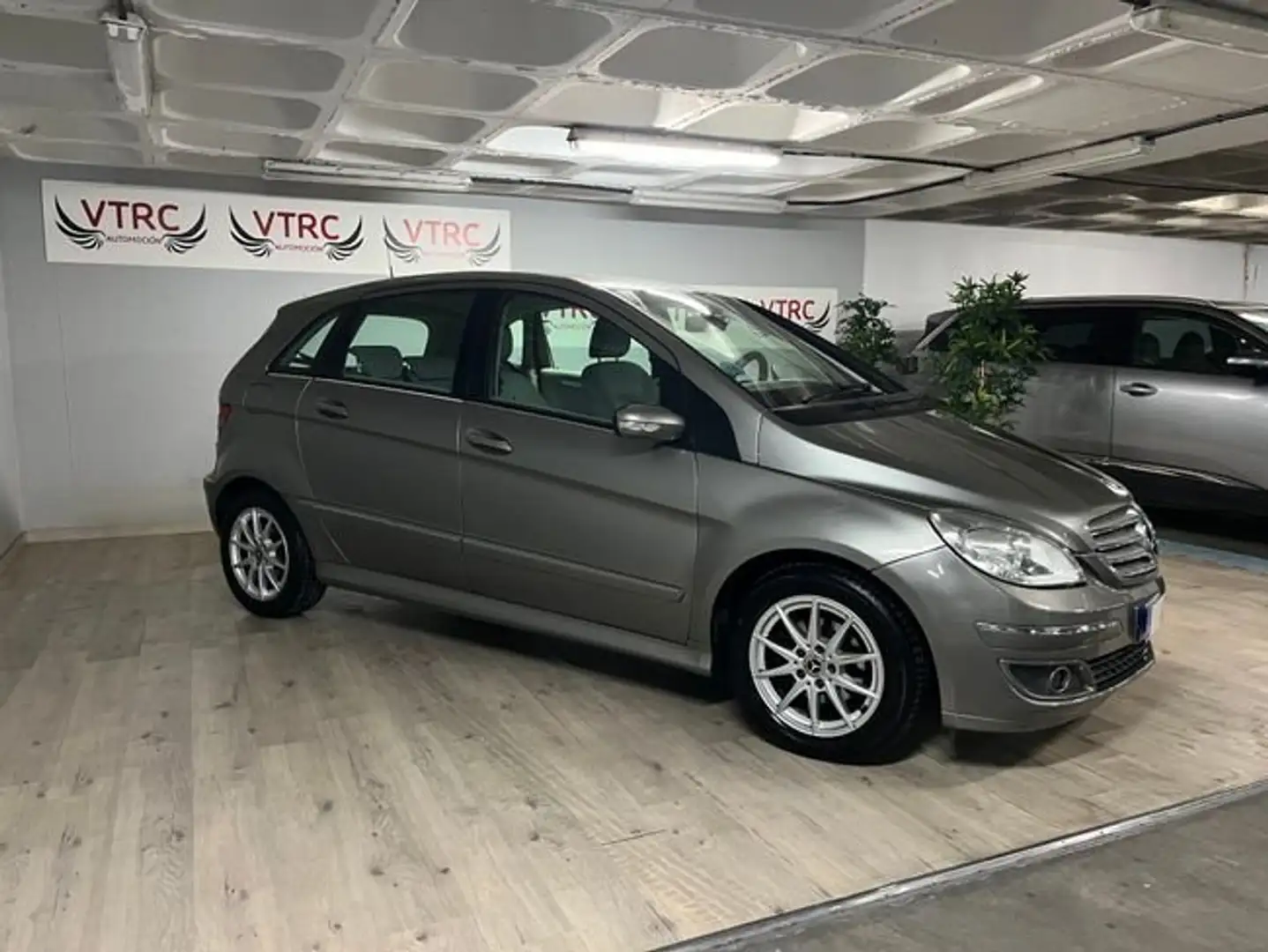 Mercedes-Benz C 320 B 170 Aut. Beige - 2