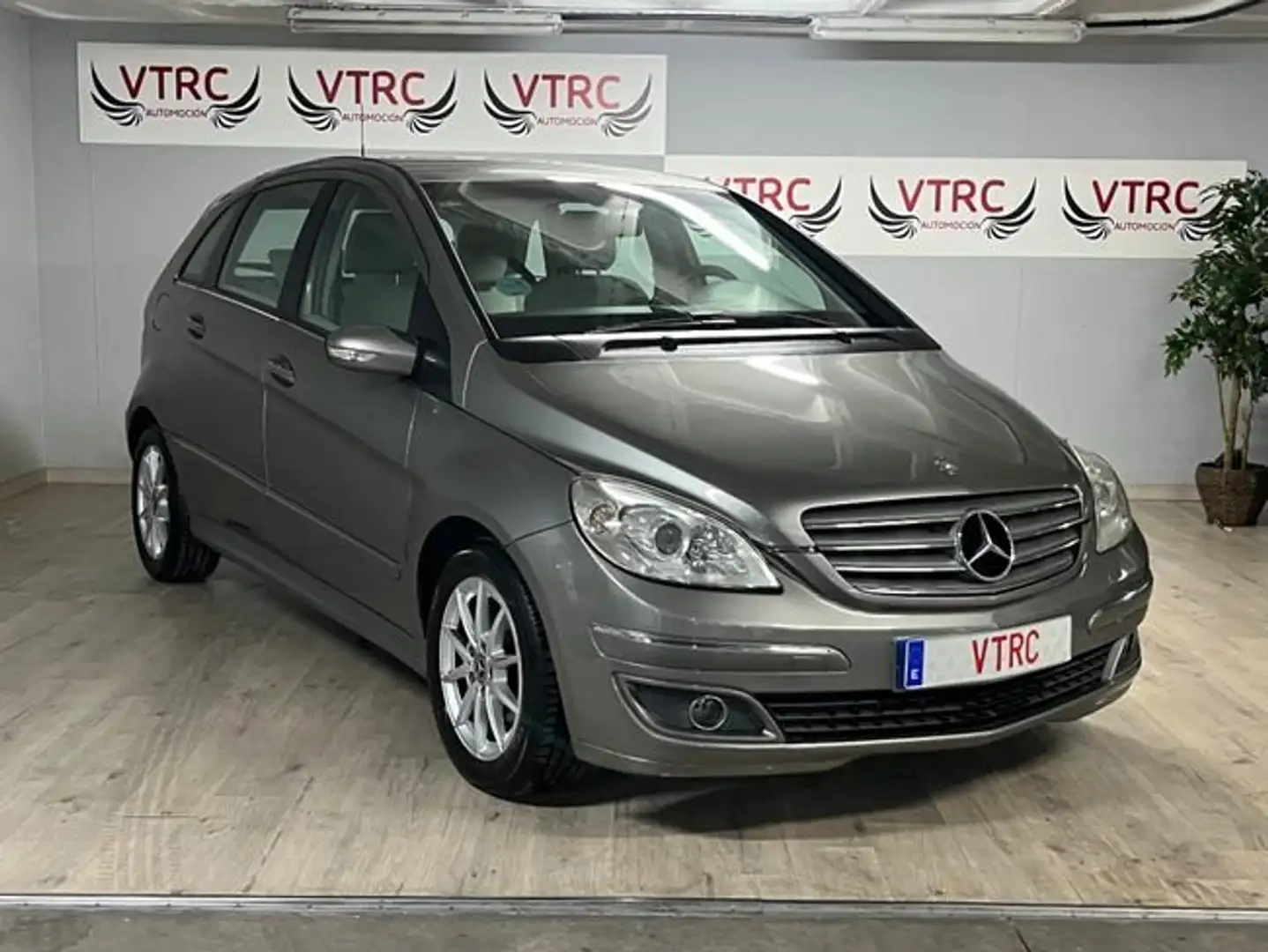 Mercedes-Benz C 320 B 170 Aut. Beige - 1