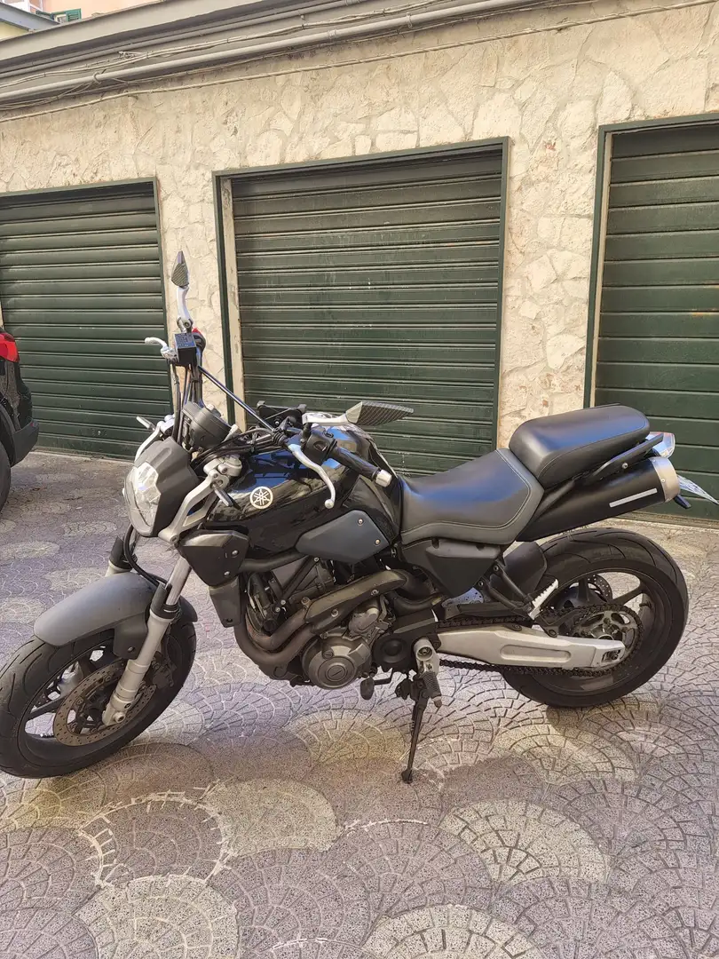 Yamaha MT-03 Versione da 33,40 Kw (idoneità patente A2) Czarny - 1