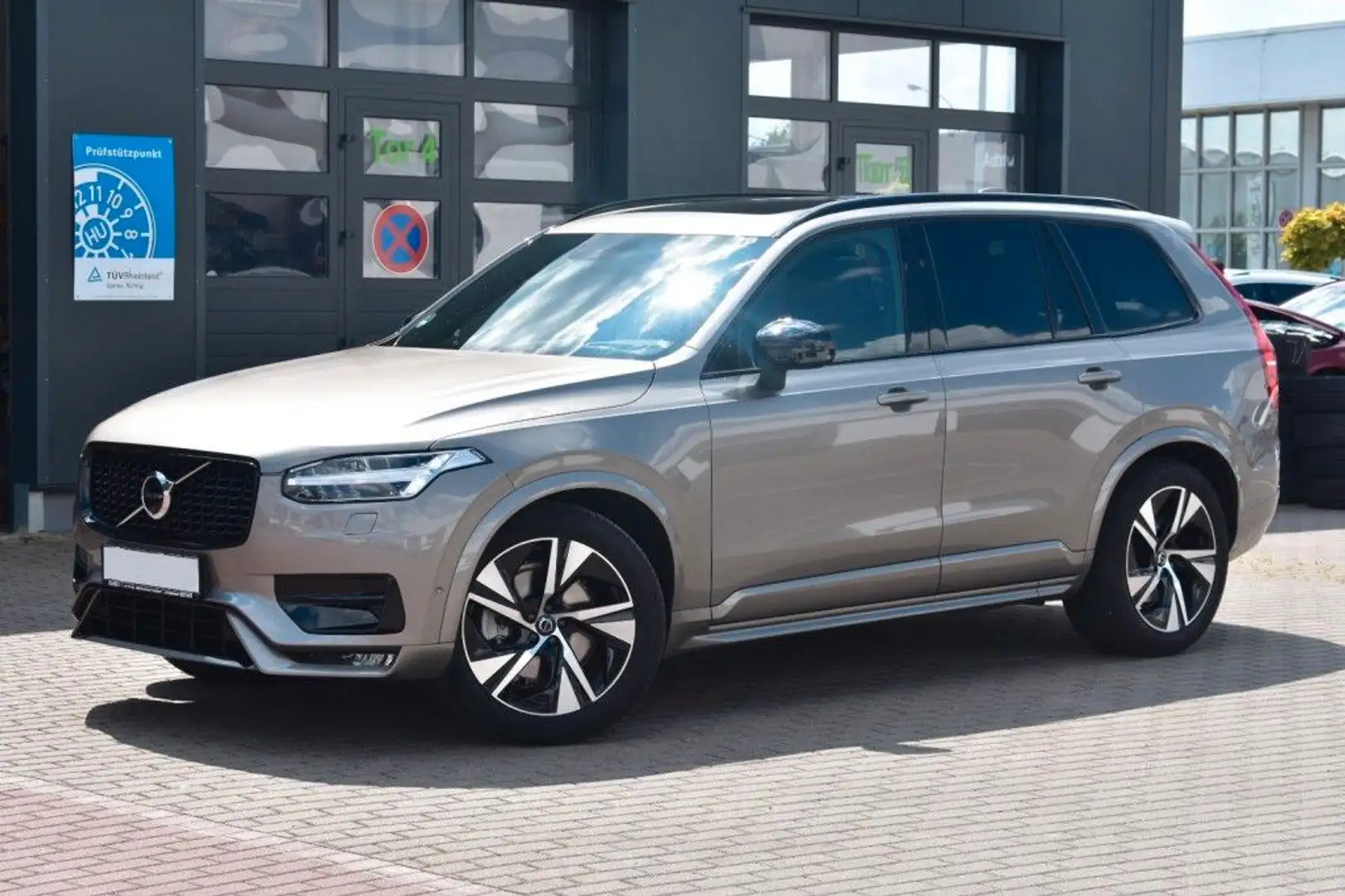 Volvo XC90 B5 D AWD R-Design*PANO*STHZ*LUFT*360*H&K*QI Grau - 2