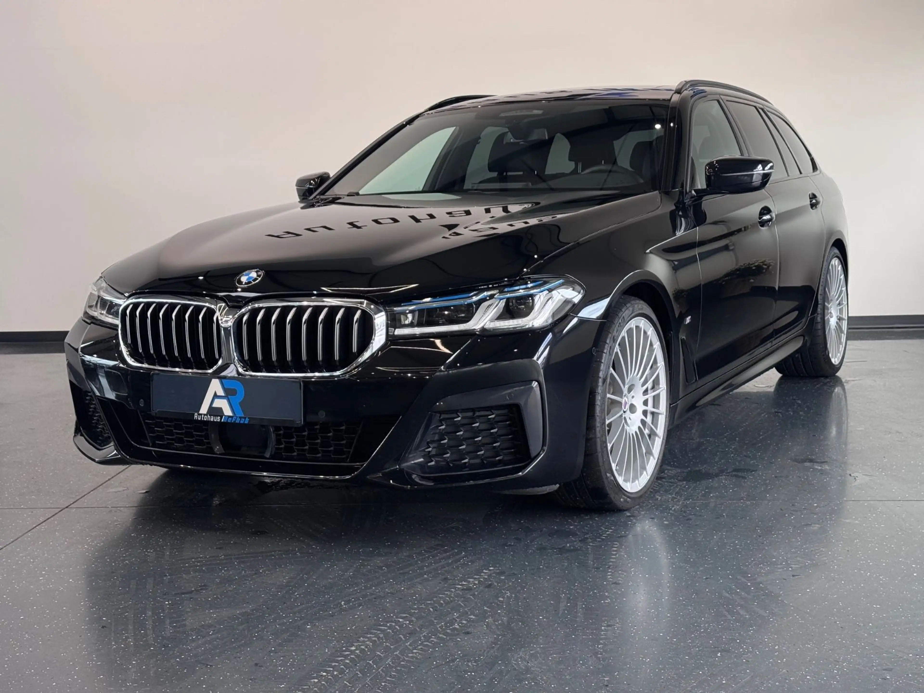 BMW 530 d Touring M Sport PANO*LCI*ALPINA*MEMORY*AHK* — photo 3