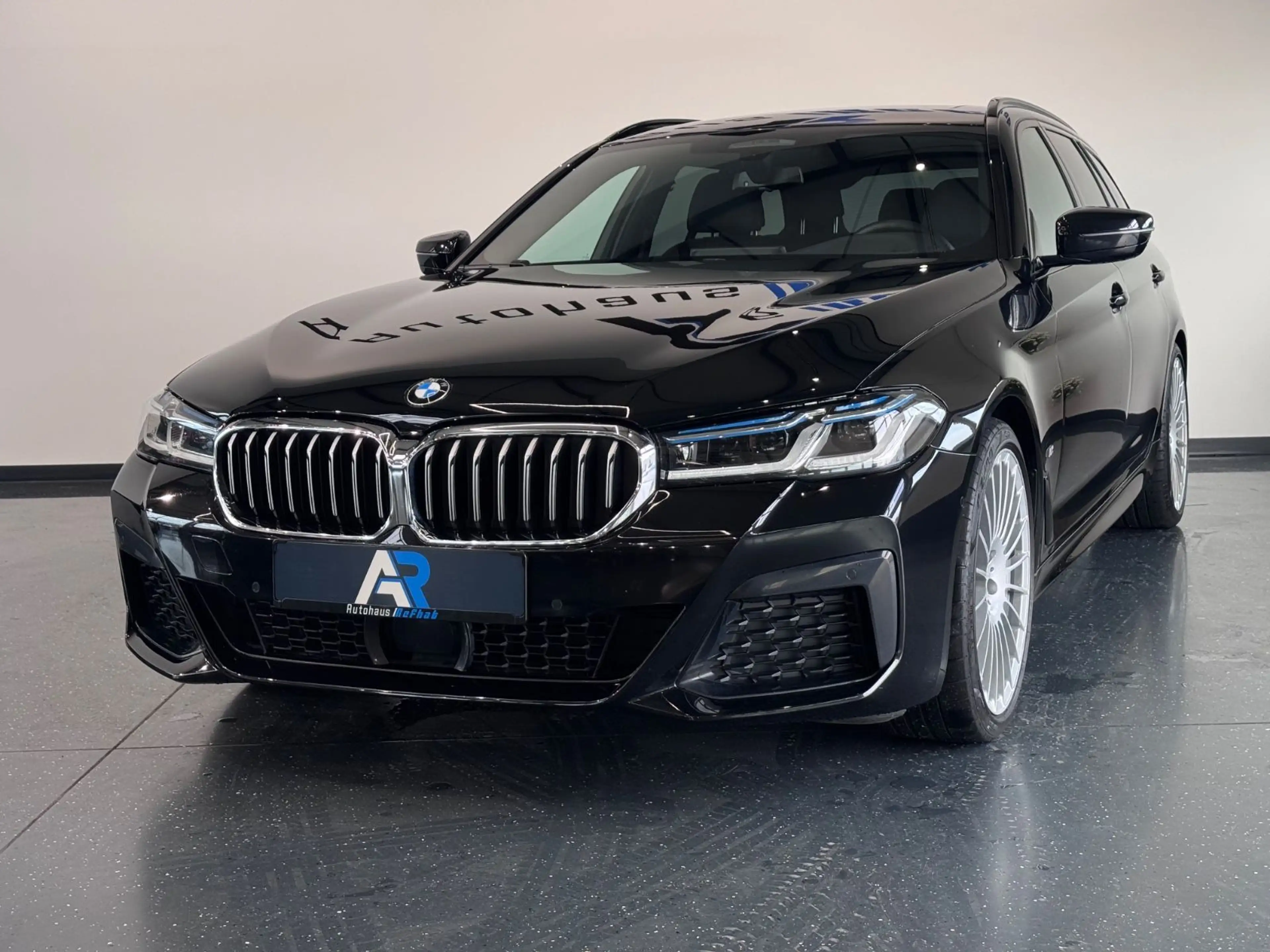 BMW 530 d Touring M Sport PANO*LCI*ALPINA*MEMORY*AHK* — photo 2