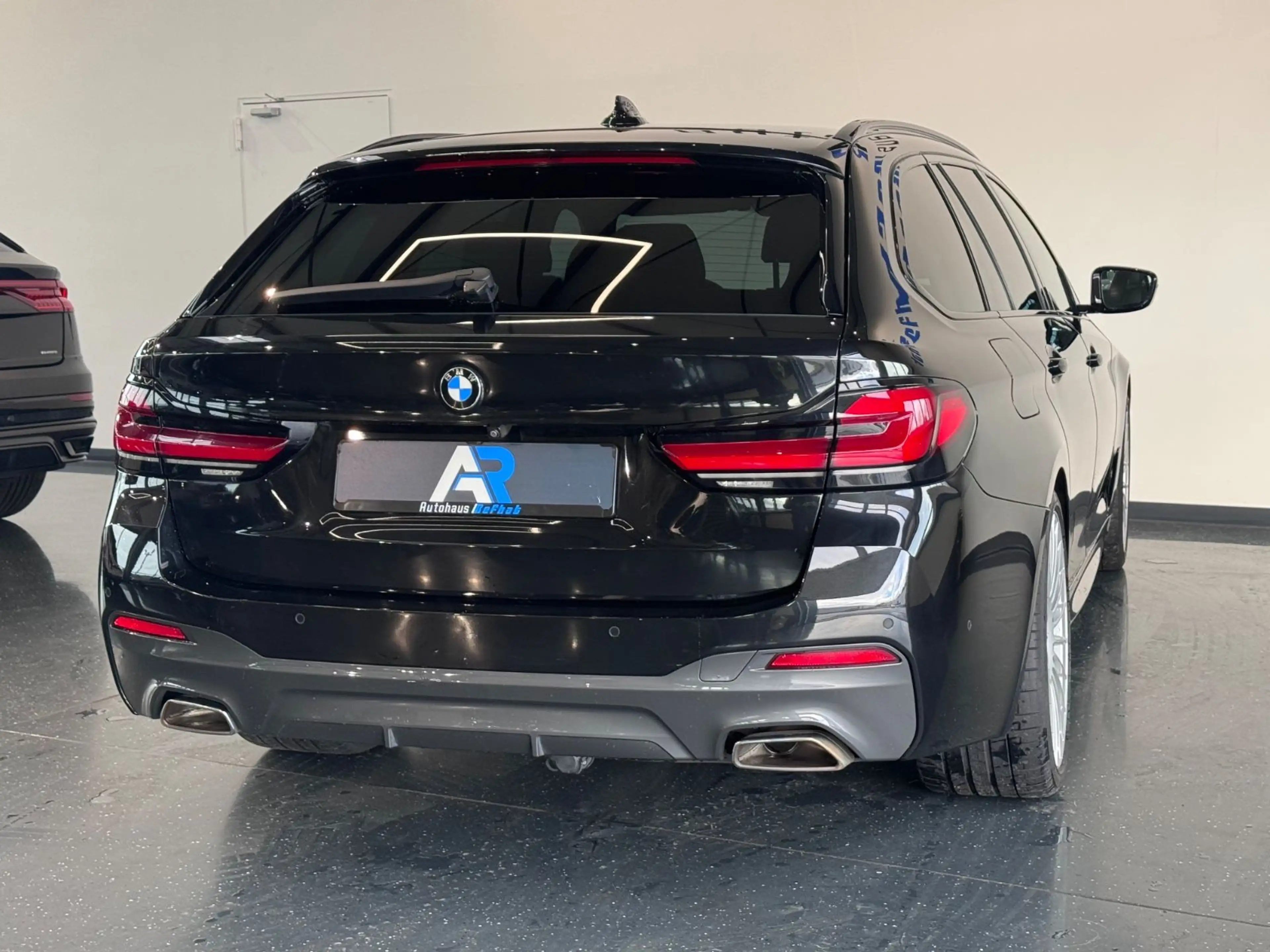 BMW 530 d Touring M Sport PANO*LCI*ALPINA*MEMORY*AHK* — photo 8