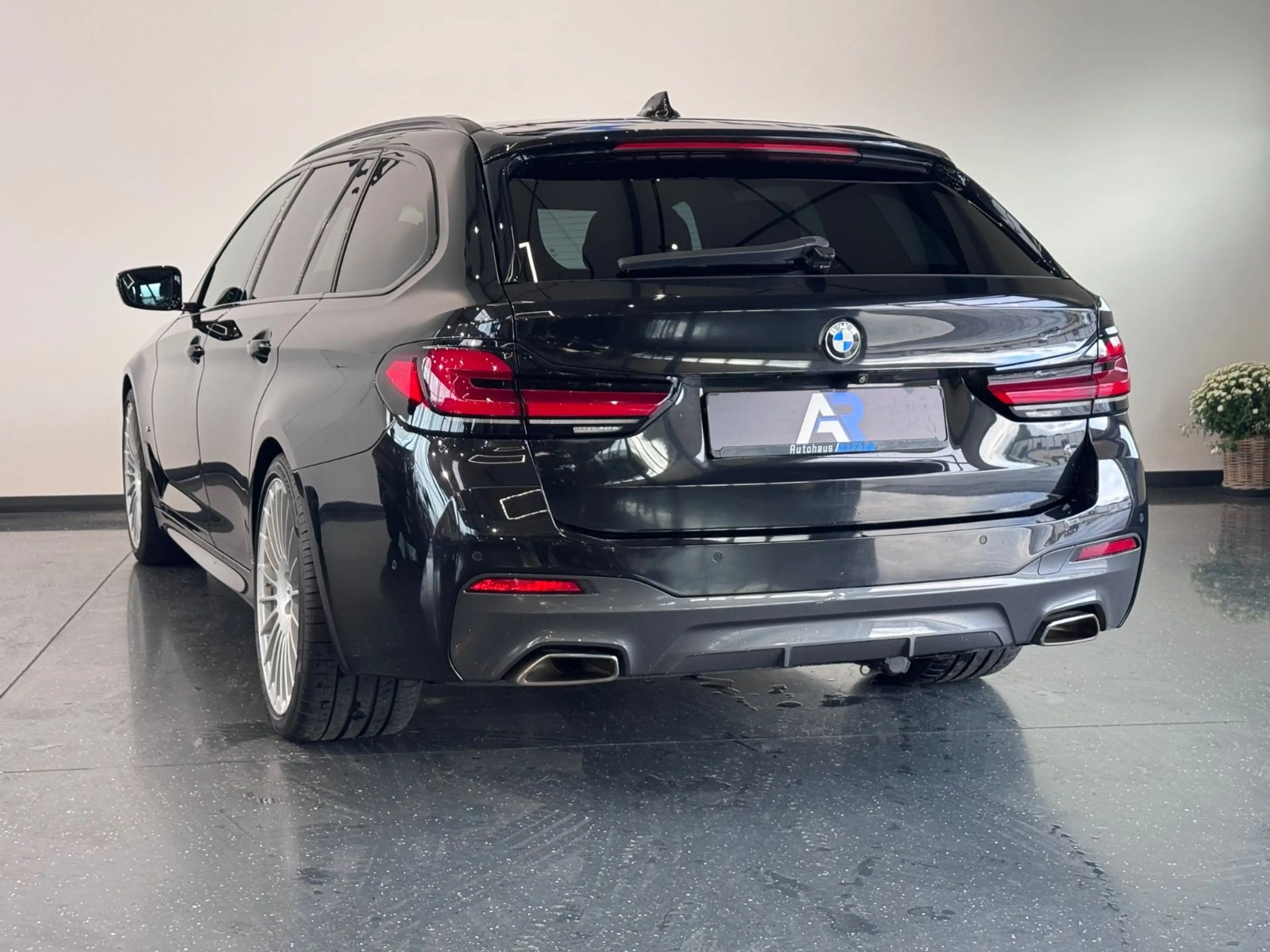 BMW 530 d Touring M Sport PANO*LCI*ALPINA*MEMORY*AHK* — photo 11