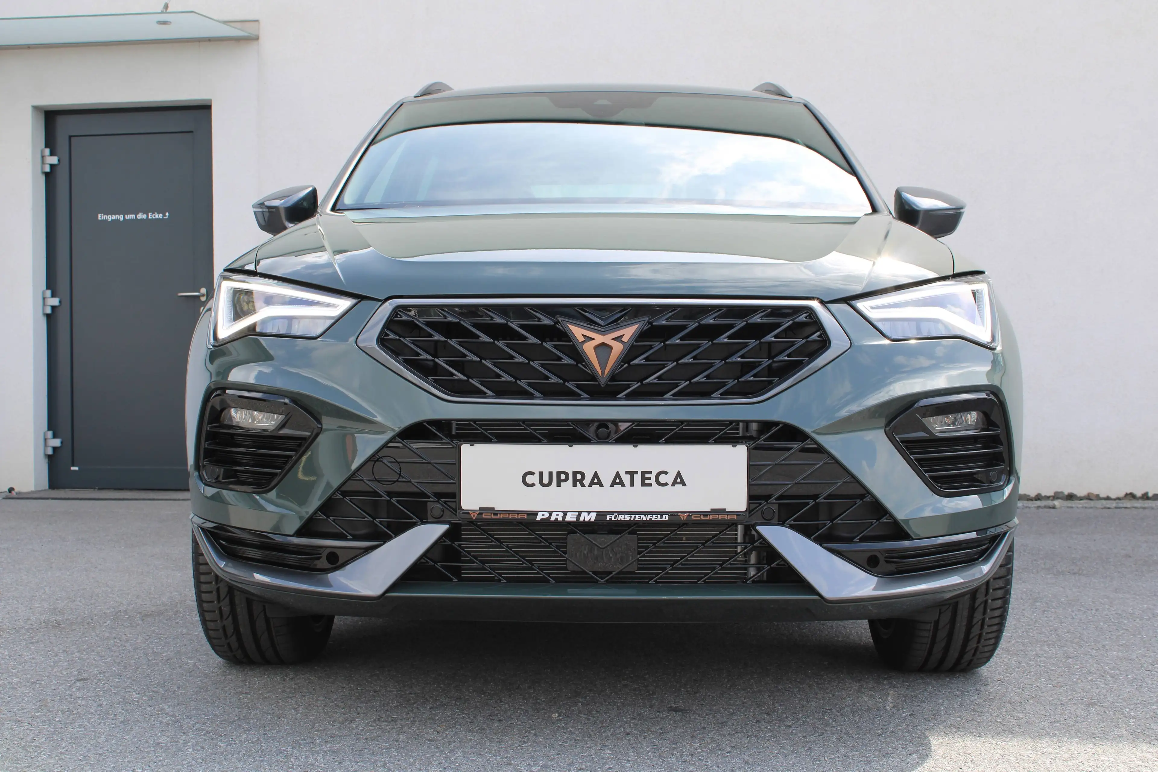 CUPRA Ateca 1.5 TSI DSG 150 PS in "Dark Forest Metallic" und vielen Extras!
