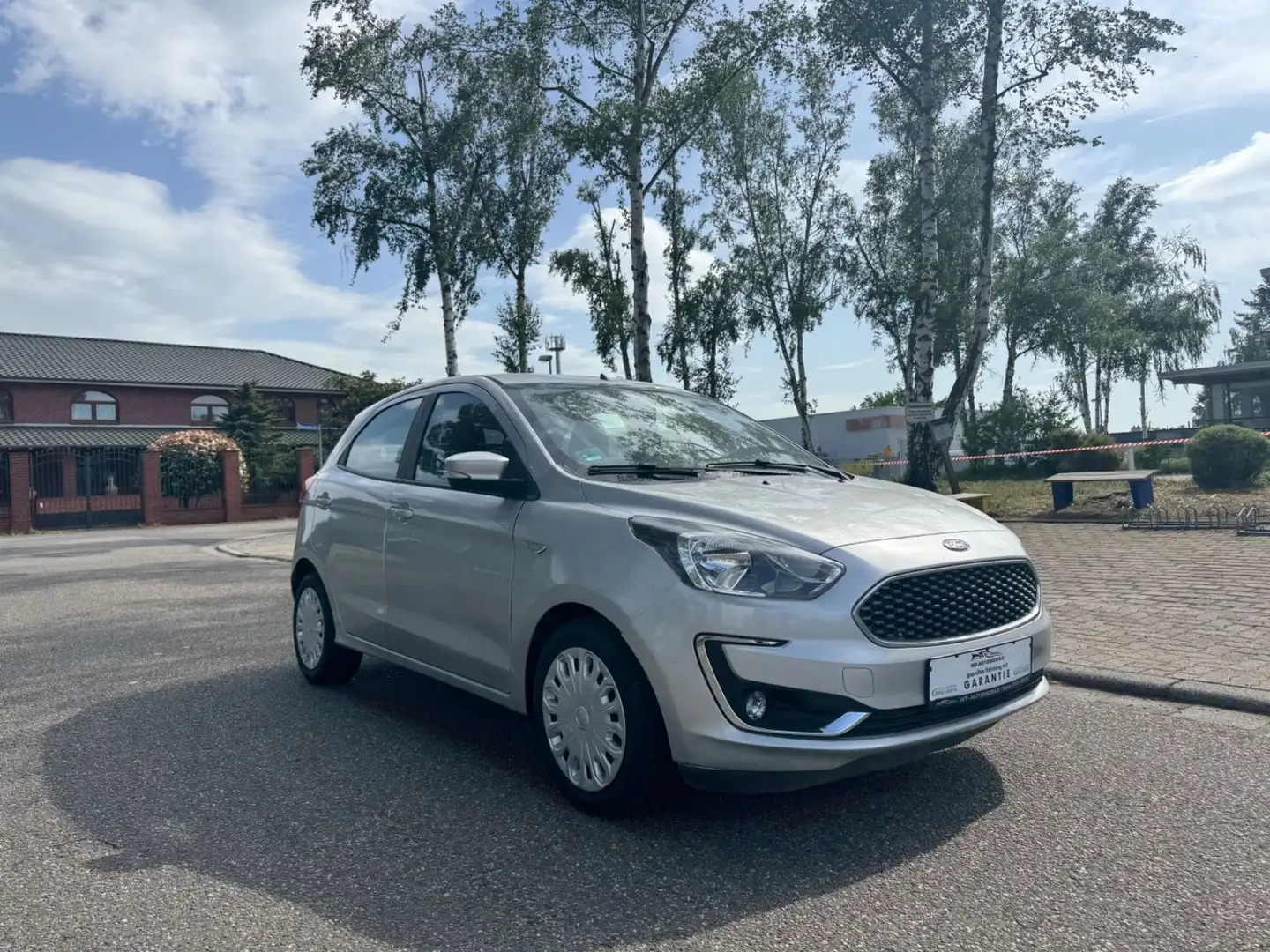 Ford Ka/Ka+ KA+ Basis TÜV NEU Garantie zu 100% Silber - 1