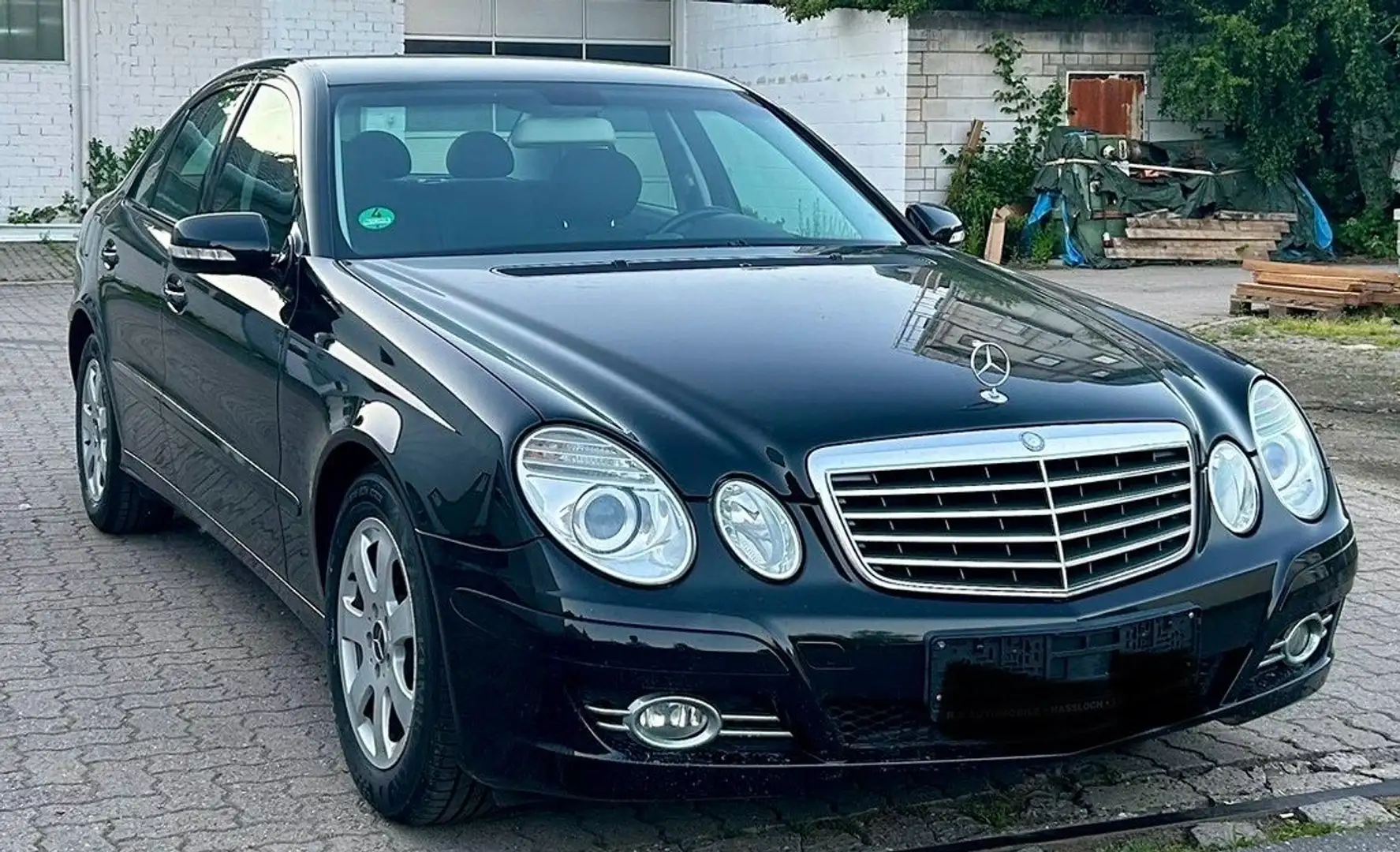 Mercedes-Benz E 200 E 200 CDI - 6 Gang Schalter - Tempomat crna - 1